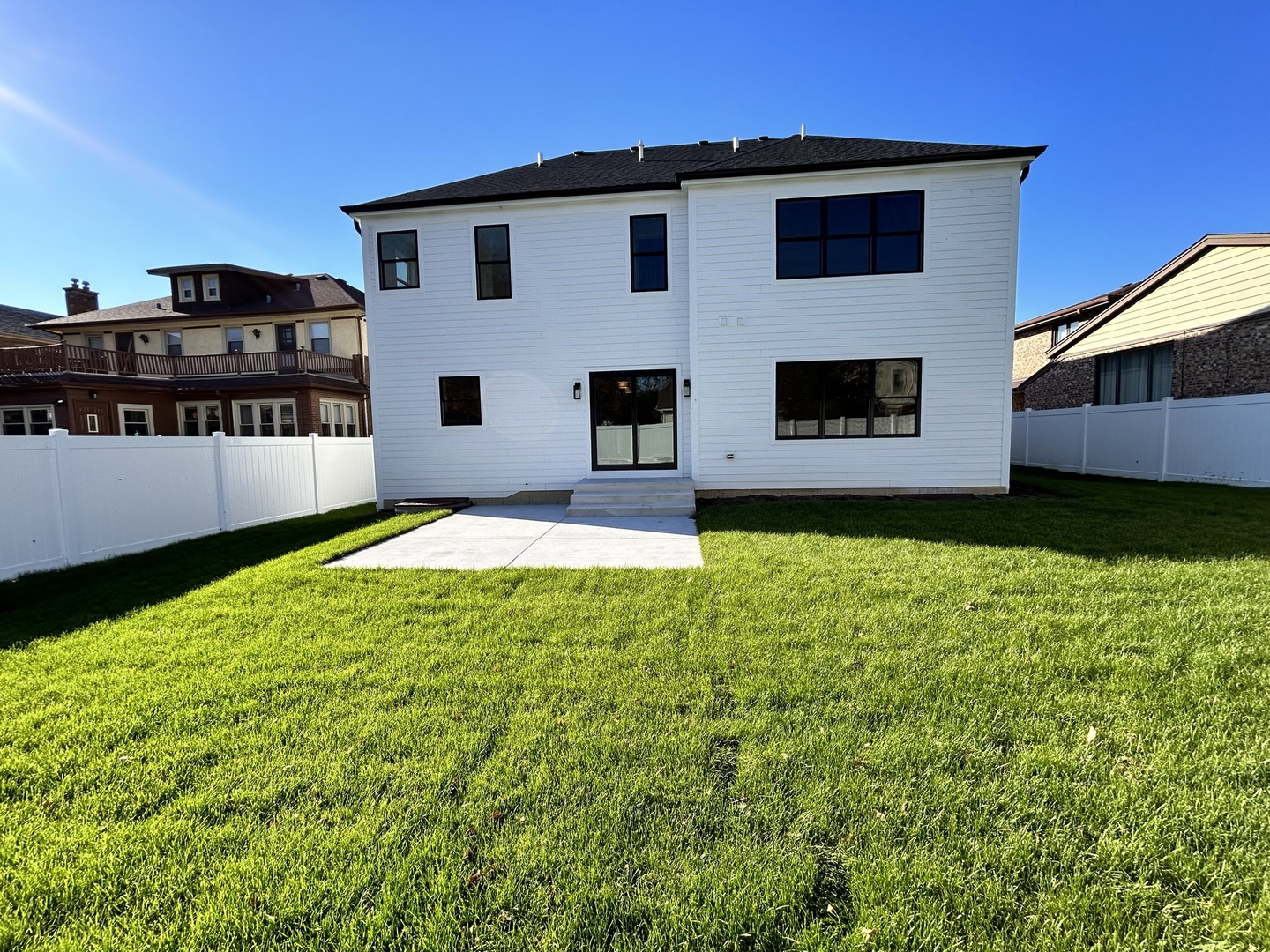 444 E Schiller Street