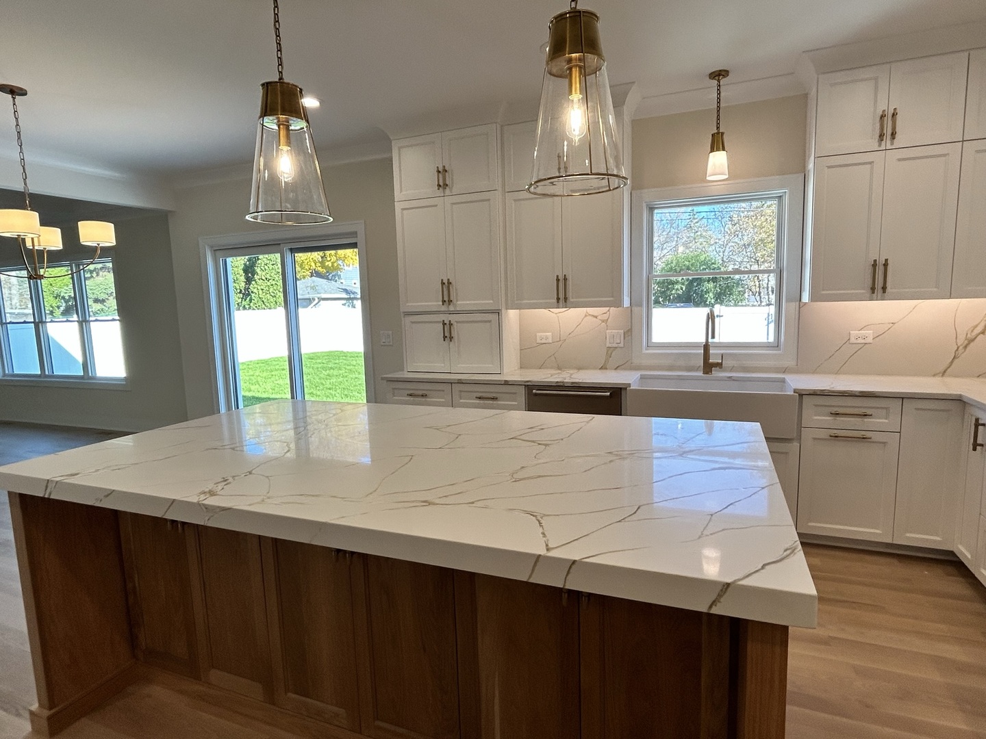 444 E Schiller Street