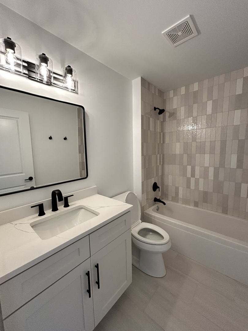 444 E Schiller Street