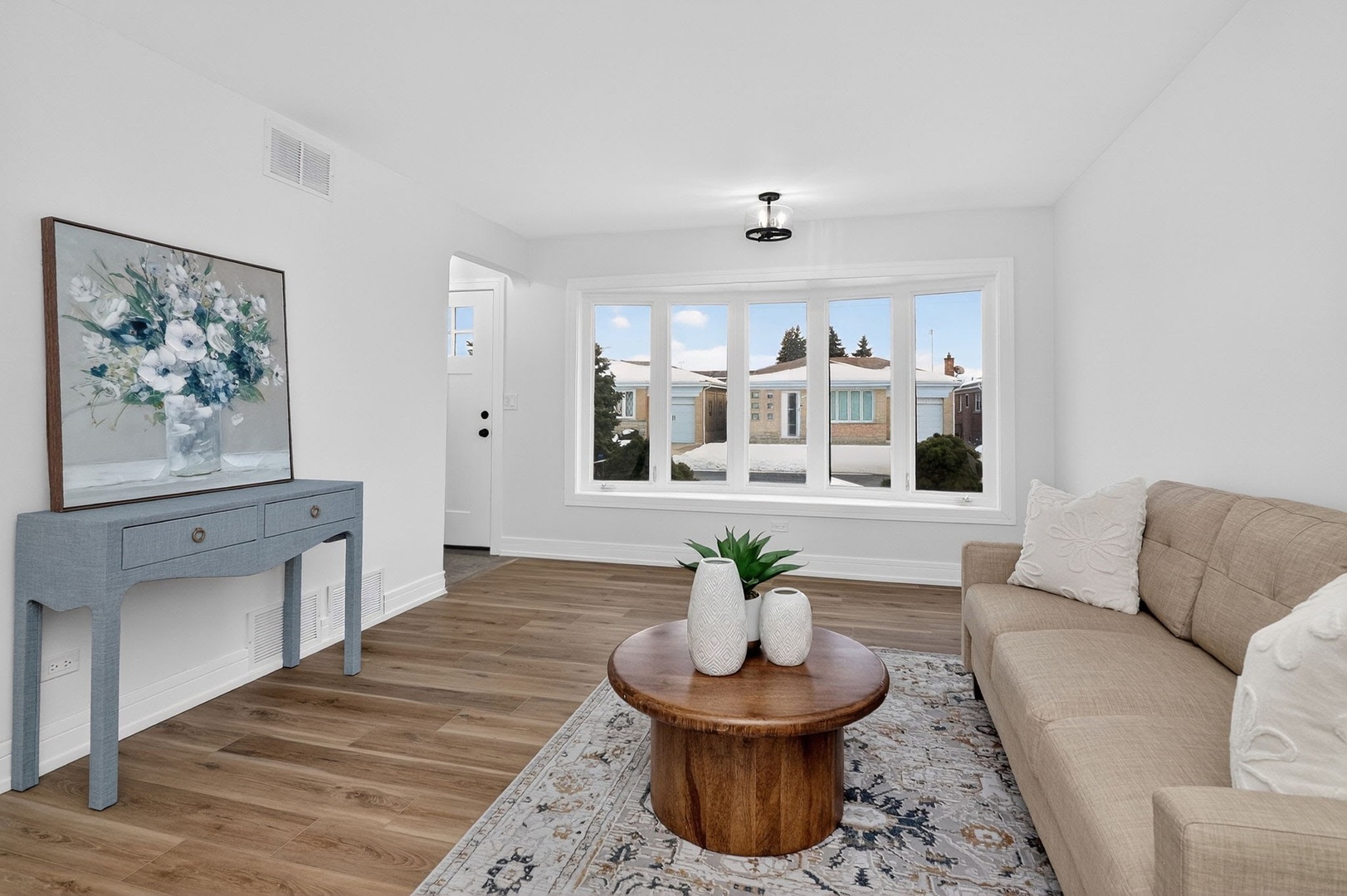 7624 W Ainslie Street