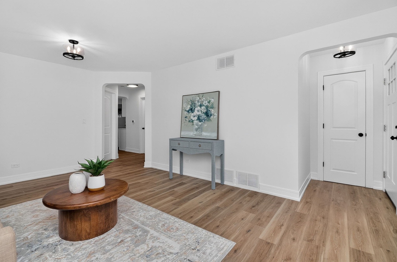 7624 W Ainslie Street