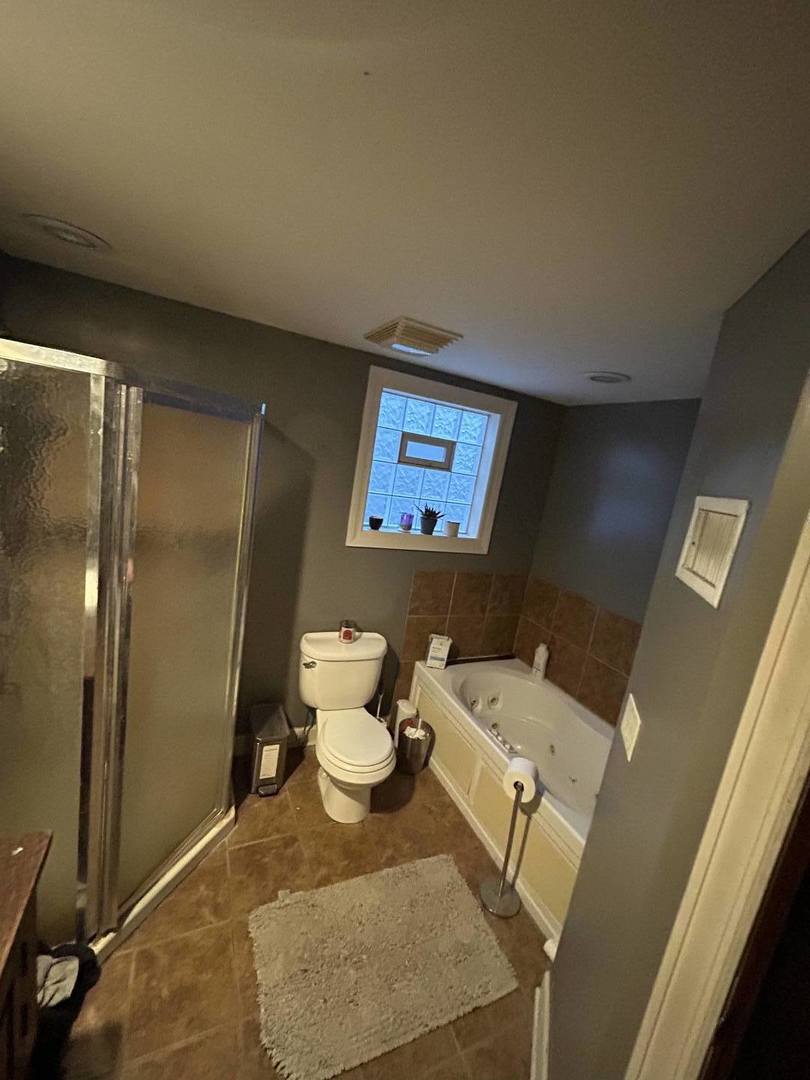 7N054 Jackson Avenue