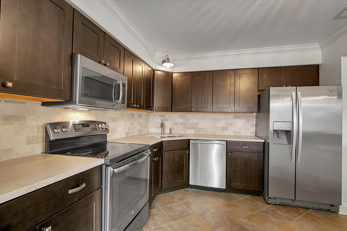 1002 Castilian Court Unit: 302