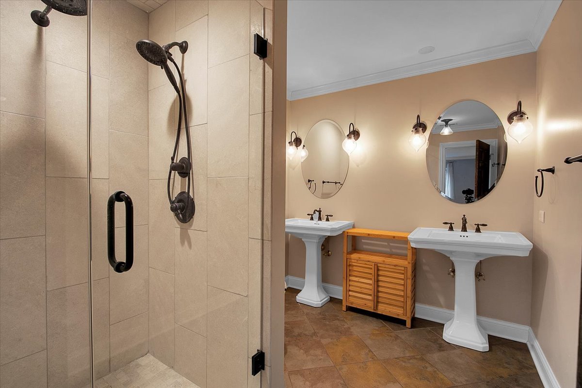 1002 Castilian Court Unit: 302