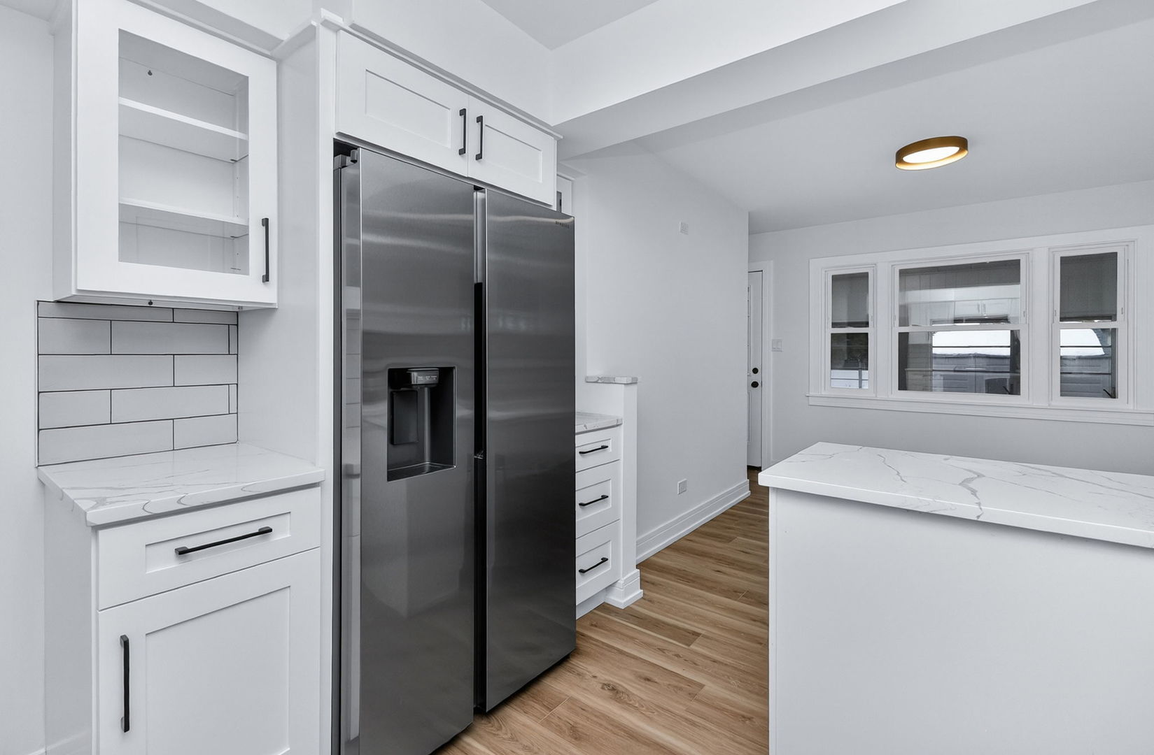 7624 W Ainslie Street