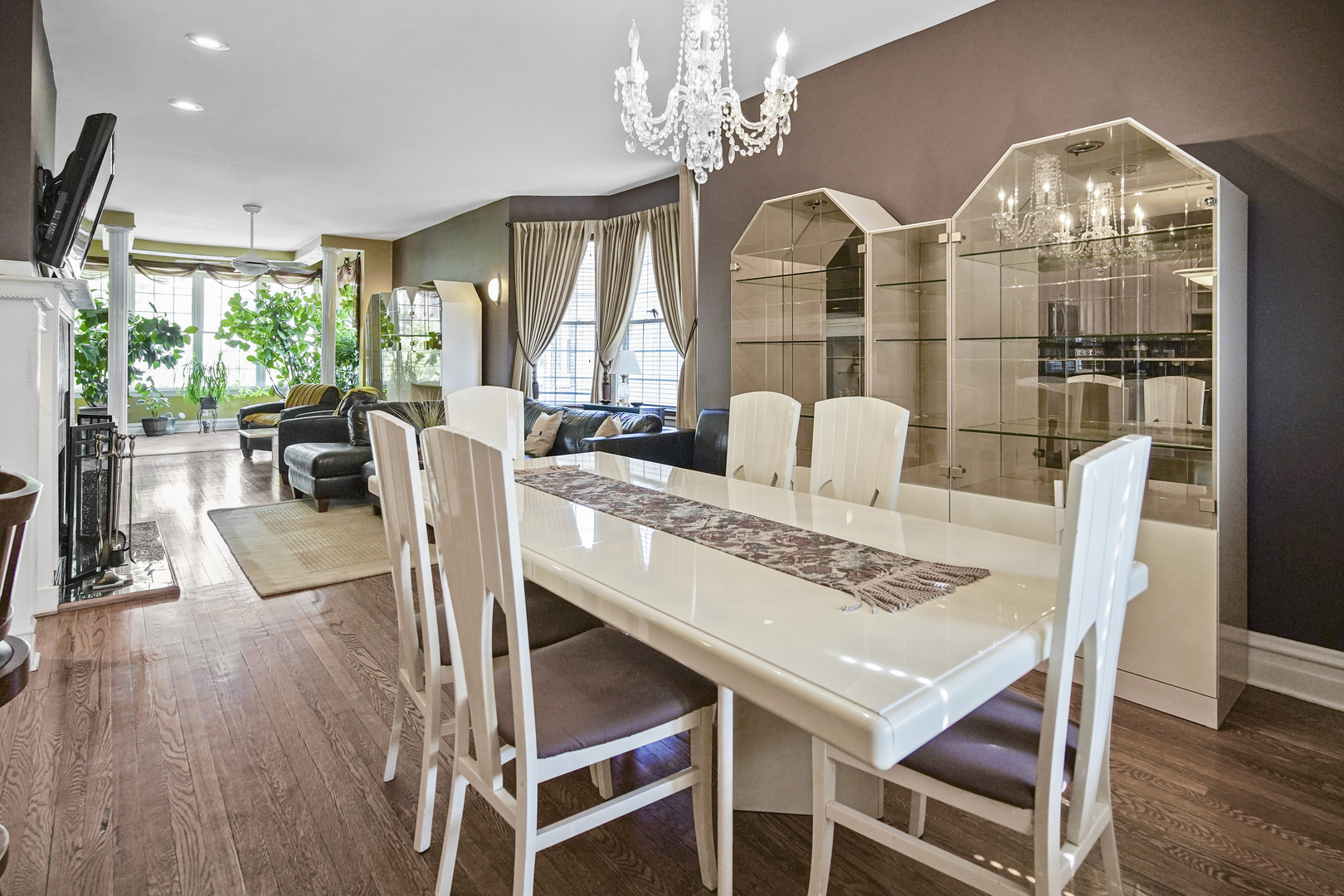 5404 N Christiana Avenue N