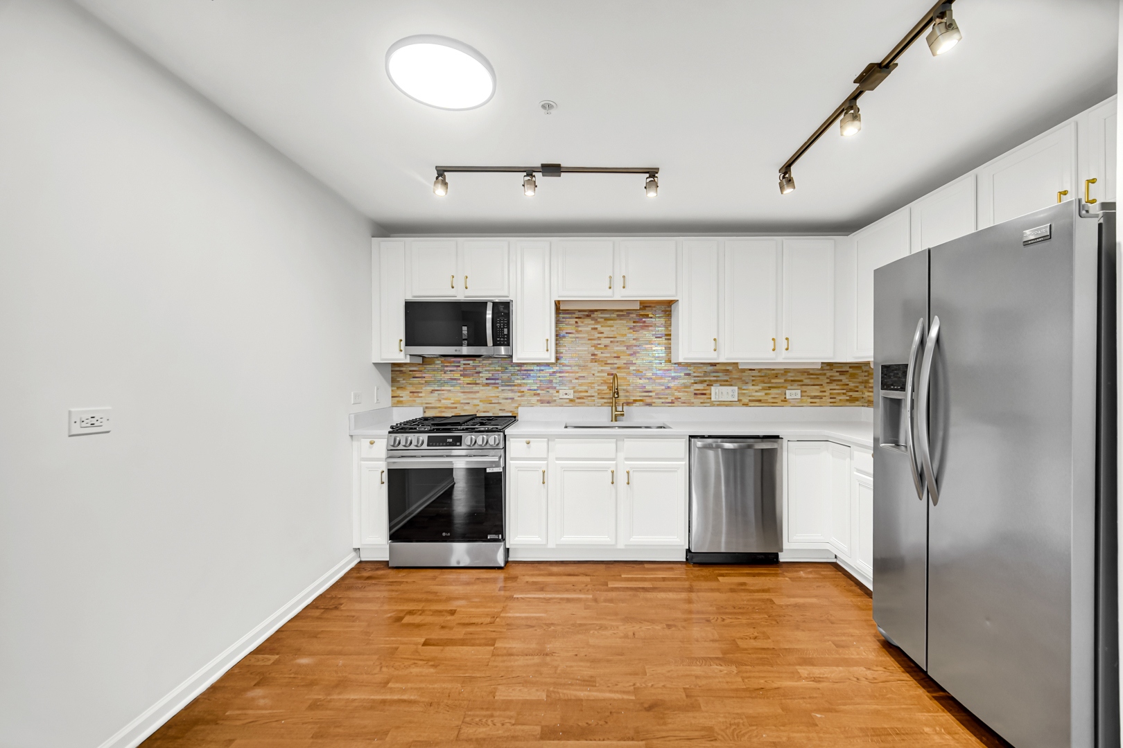 8000 Kilpatrick Avenue Unit: 3F