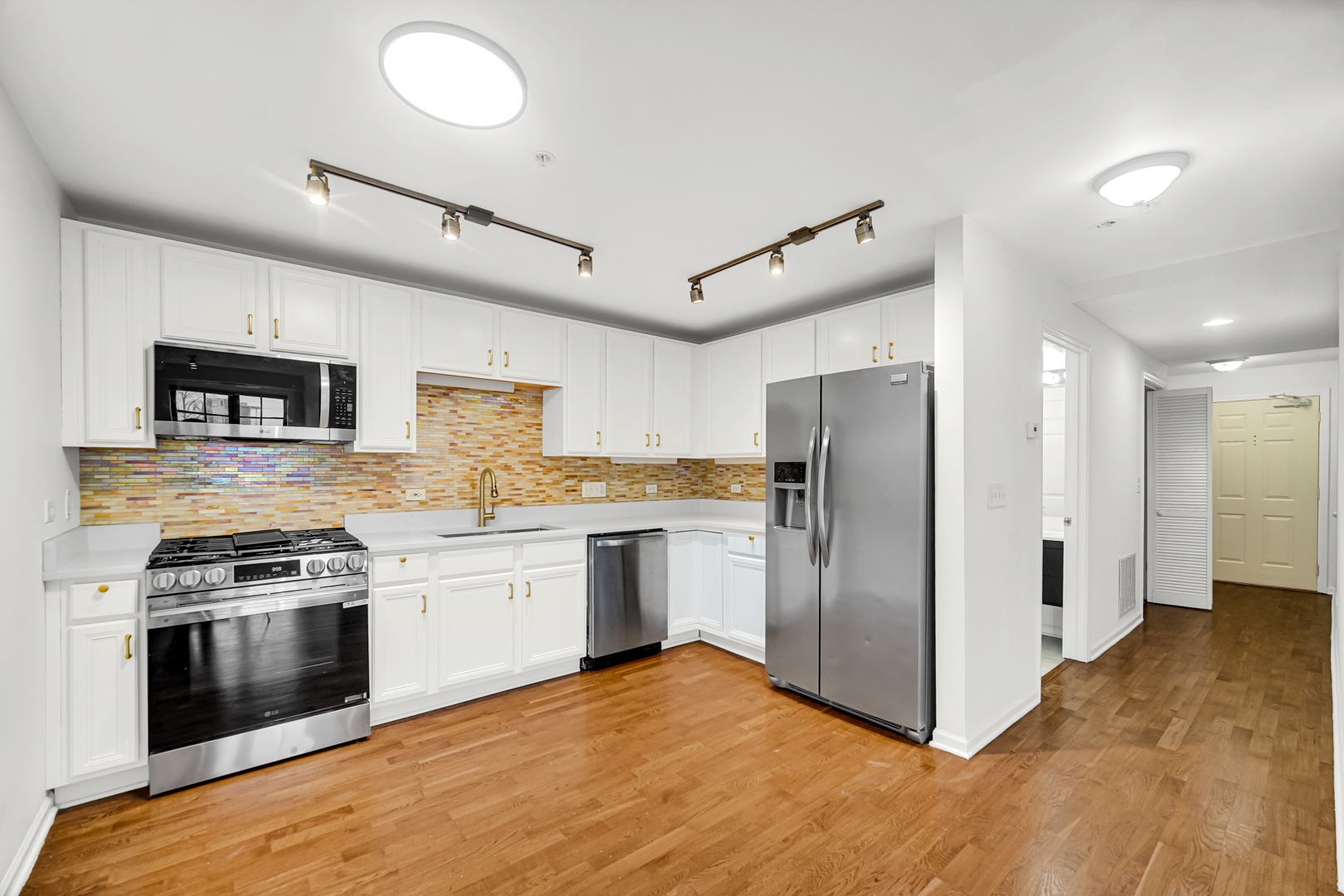 8000 Kilpatrick Avenue Unit: 3F