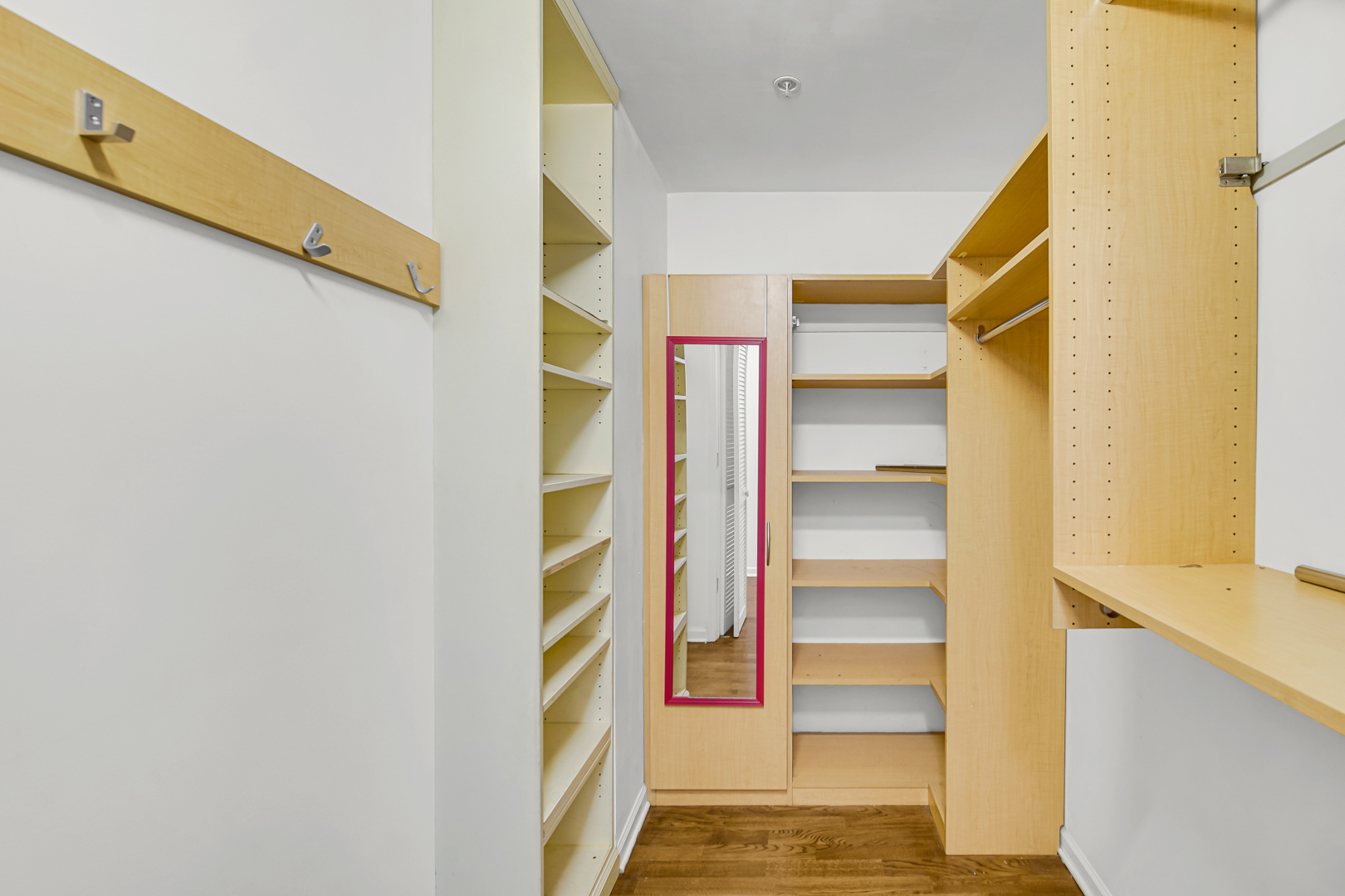 8000 Kilpatrick Avenue Unit: 3F