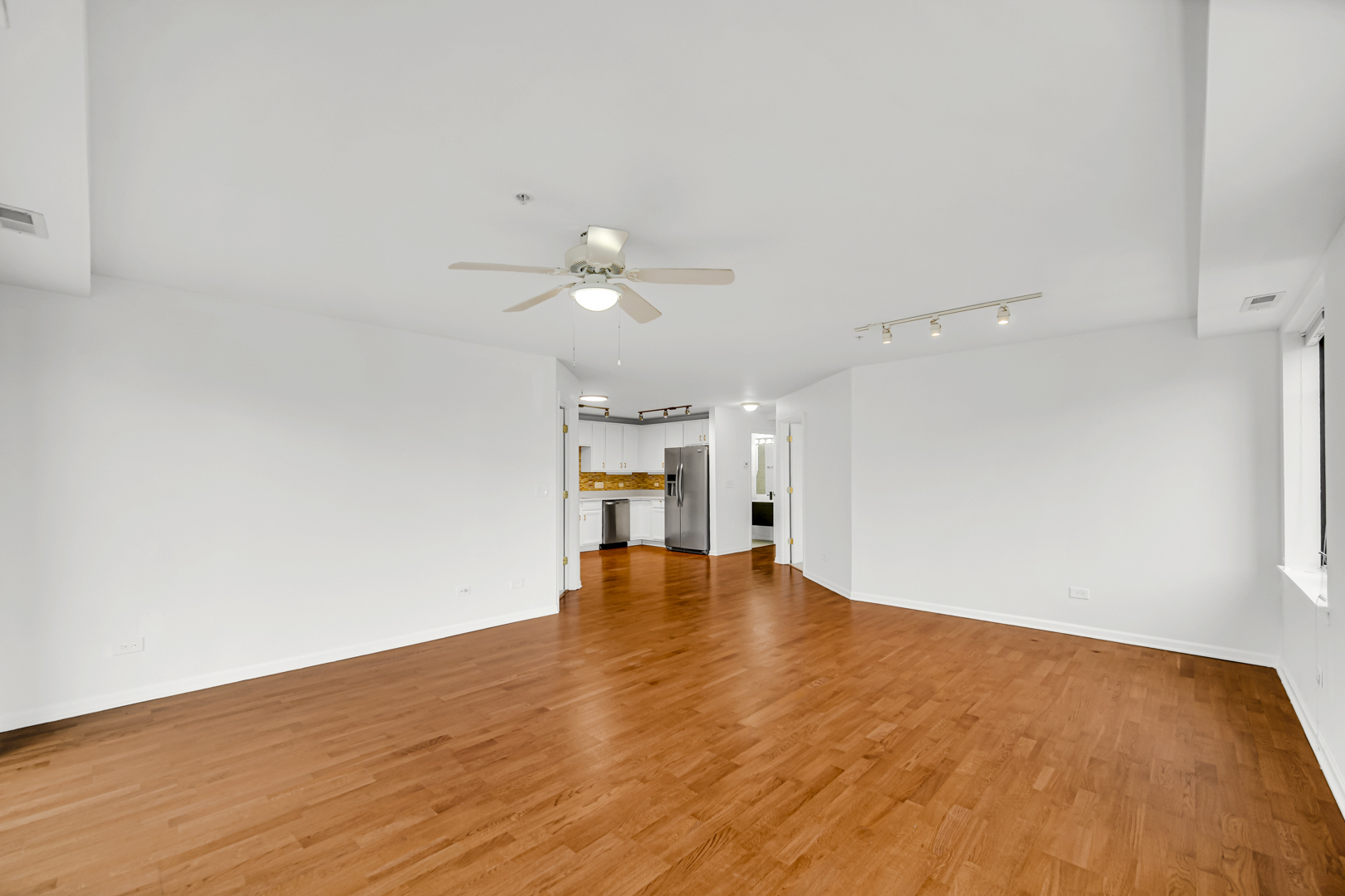 8000 Kilpatrick Avenue Unit: 3F