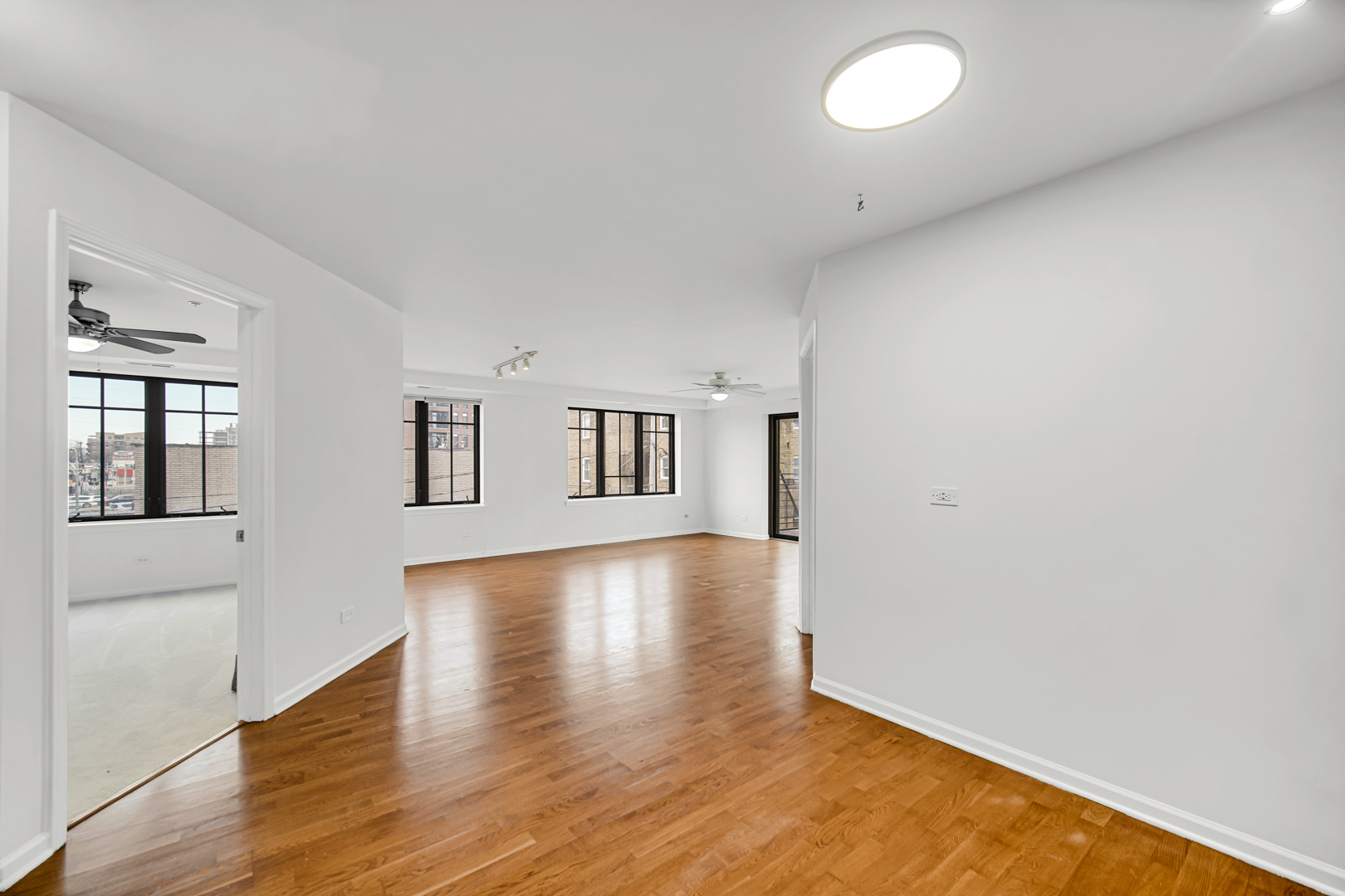 8000 Kilpatrick Avenue Unit: 3F