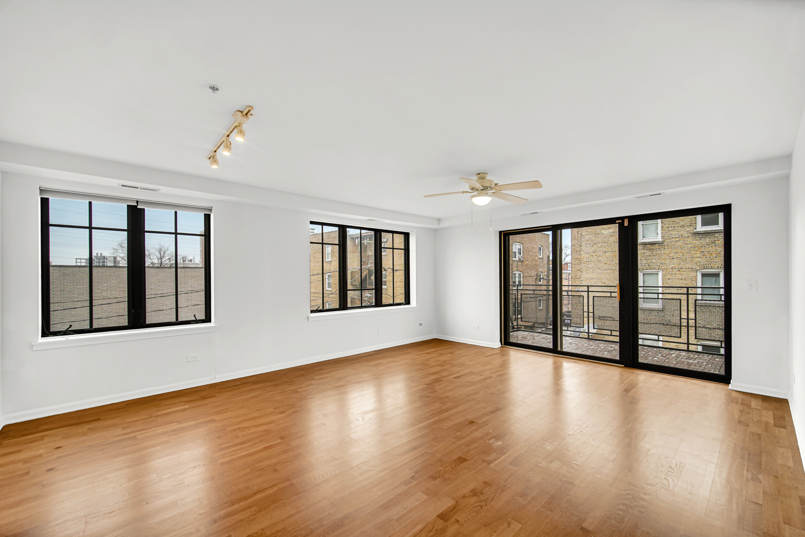 8000 Kilpatrick Avenue Unit: 3F