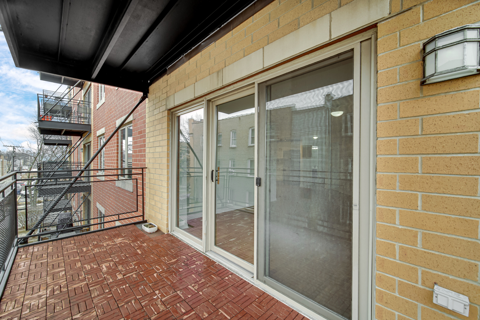 8000 Kilpatrick Avenue Unit: 3F
