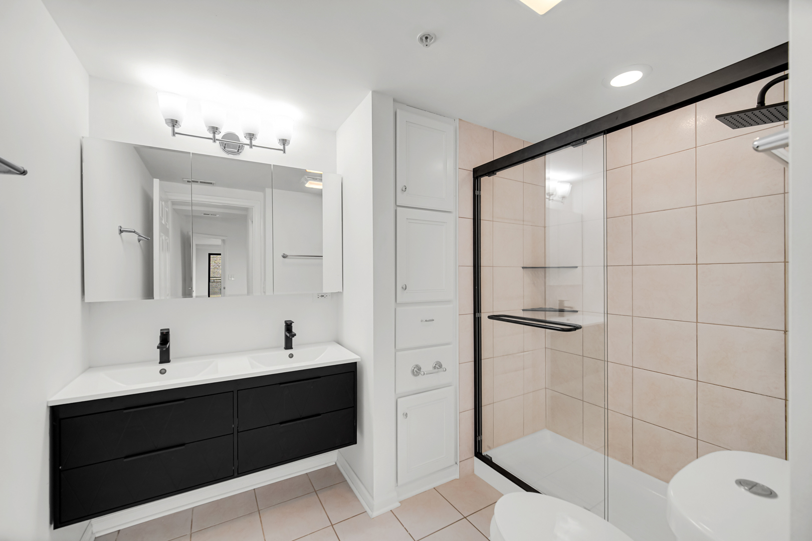 8000 Kilpatrick Avenue Unit: 3F