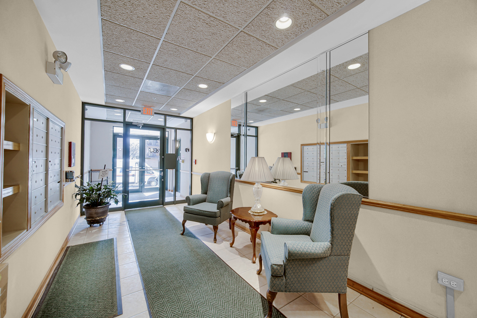 1636 Ashland Avenue Unit: 209