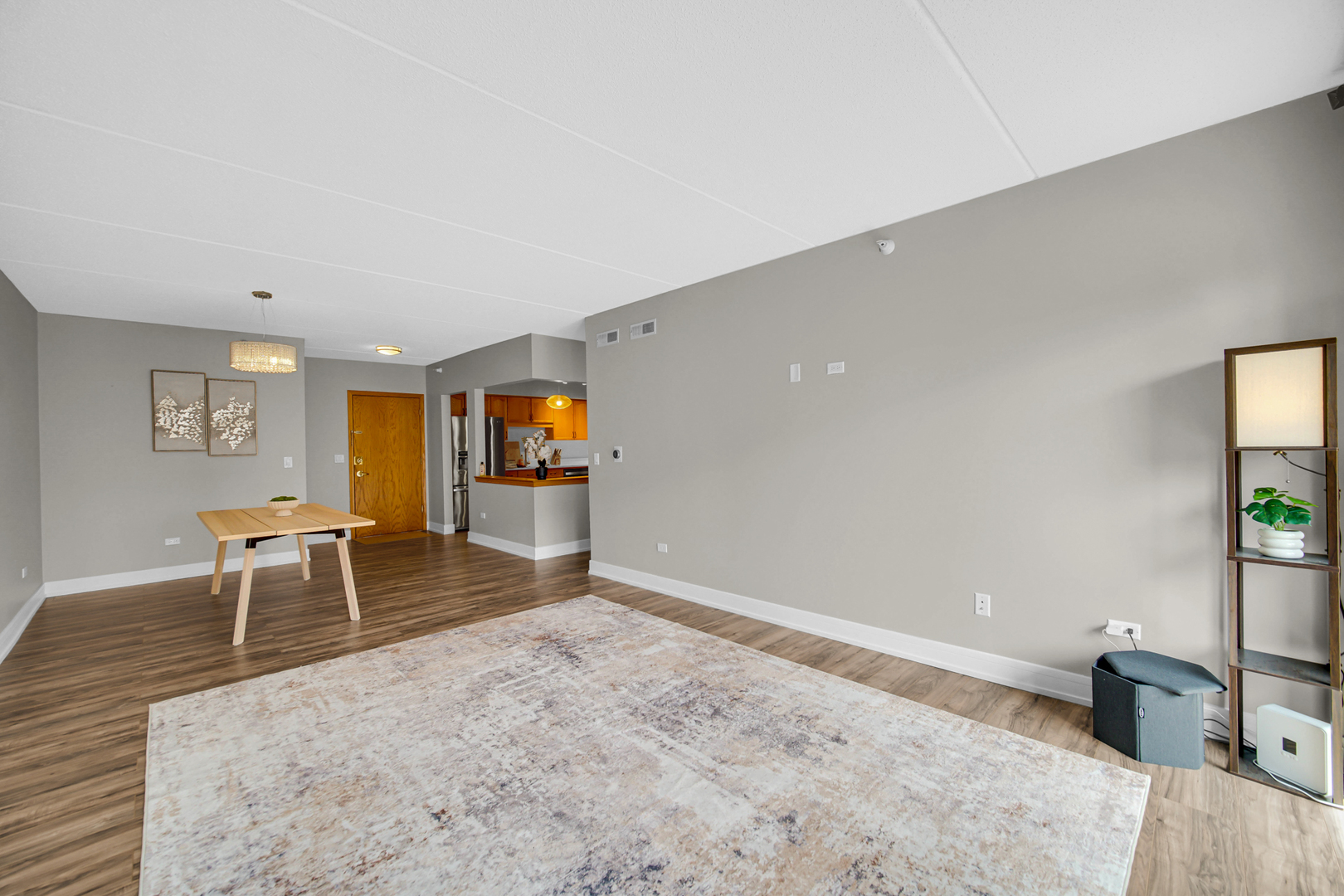 1636 Ashland Avenue Unit: 209