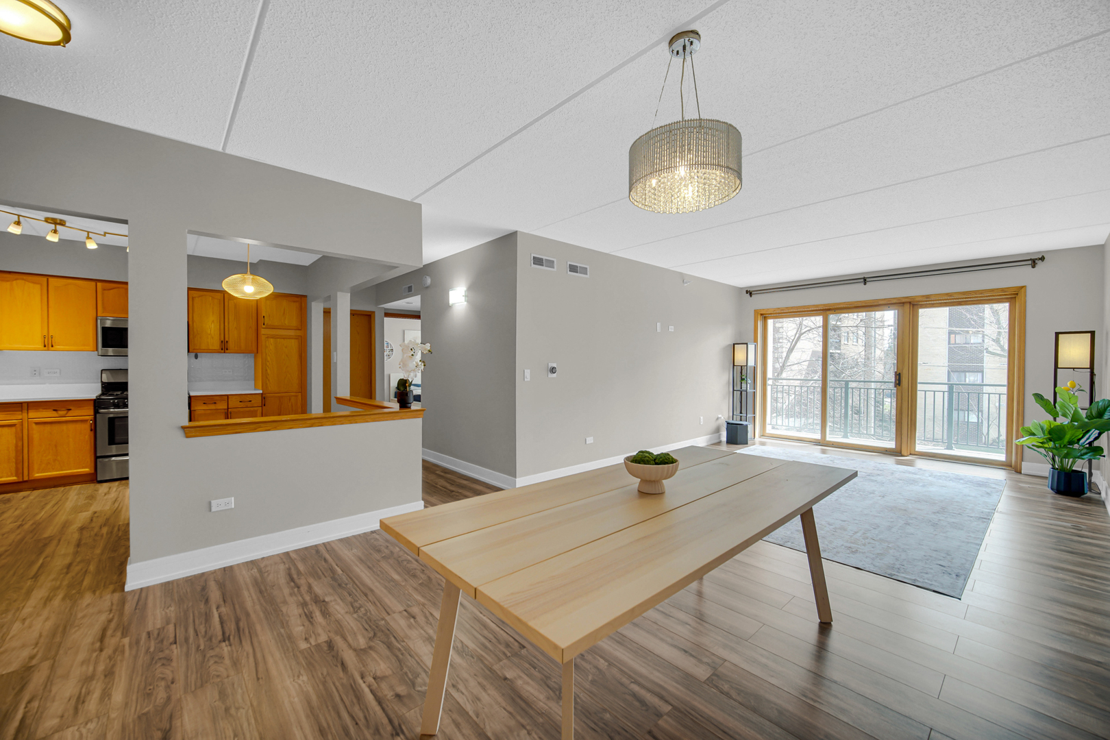 1636 Ashland Avenue Unit: 209