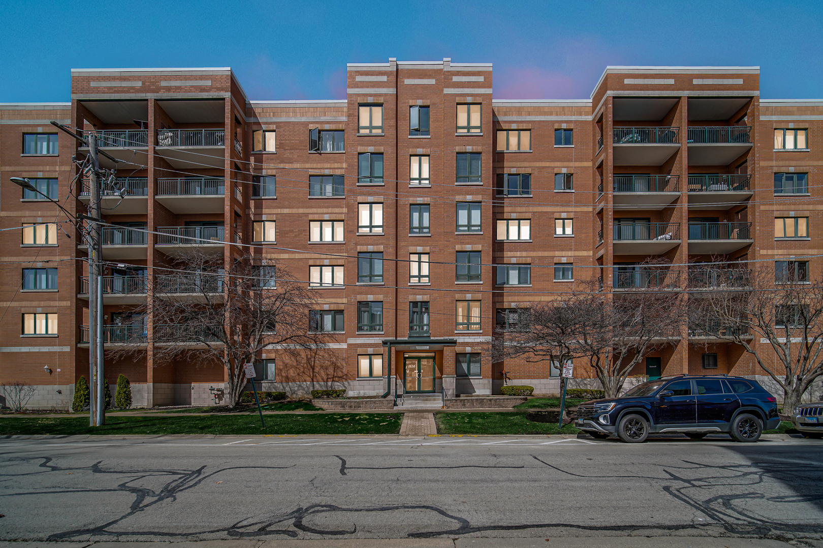 1636 Ashland Avenue Unit: 209