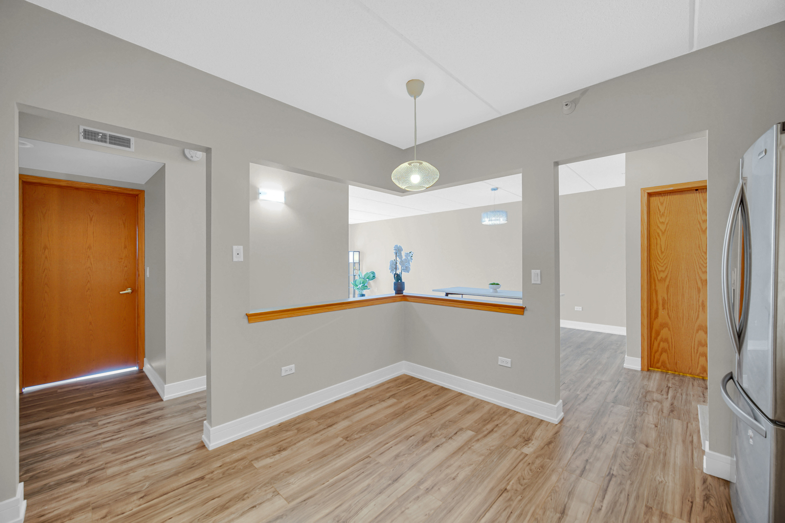 1636 Ashland Avenue Unit: 209