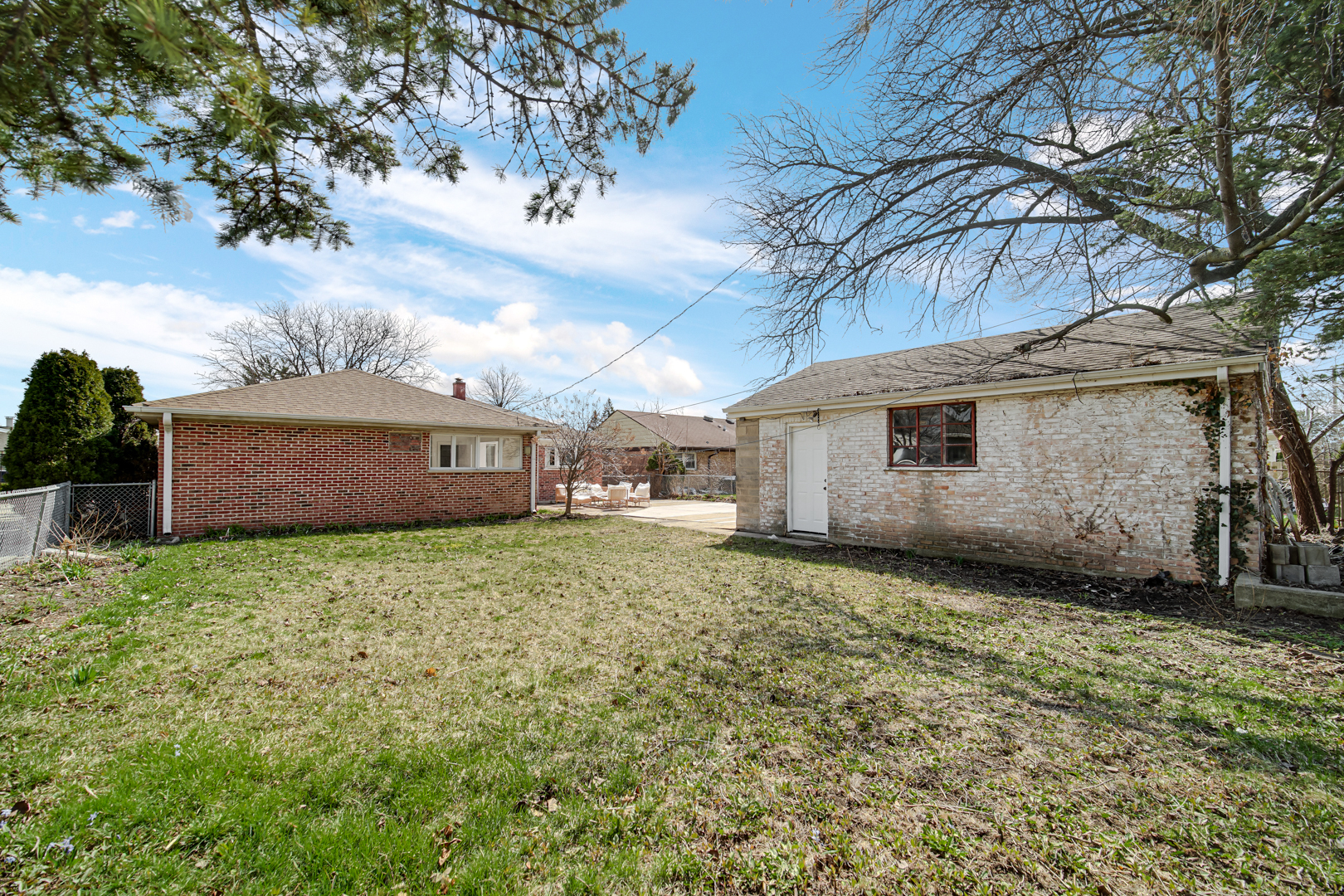 942 W Villa Drive