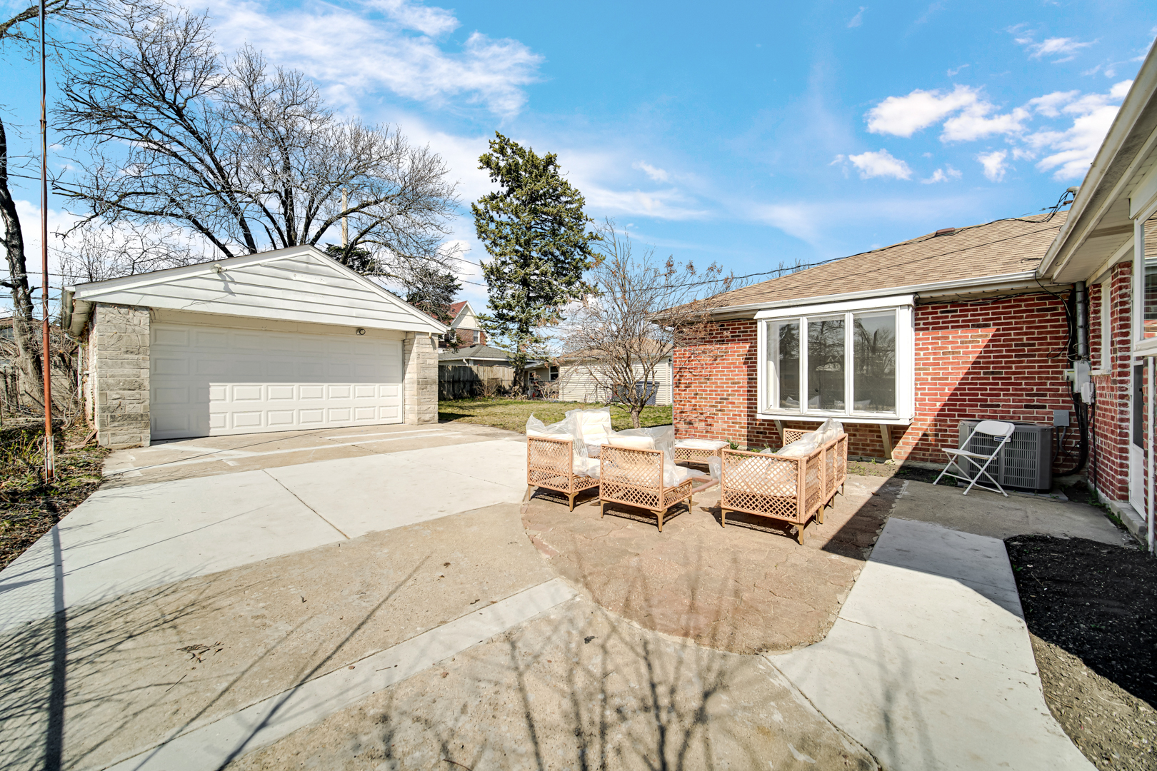 942 W Villa Drive