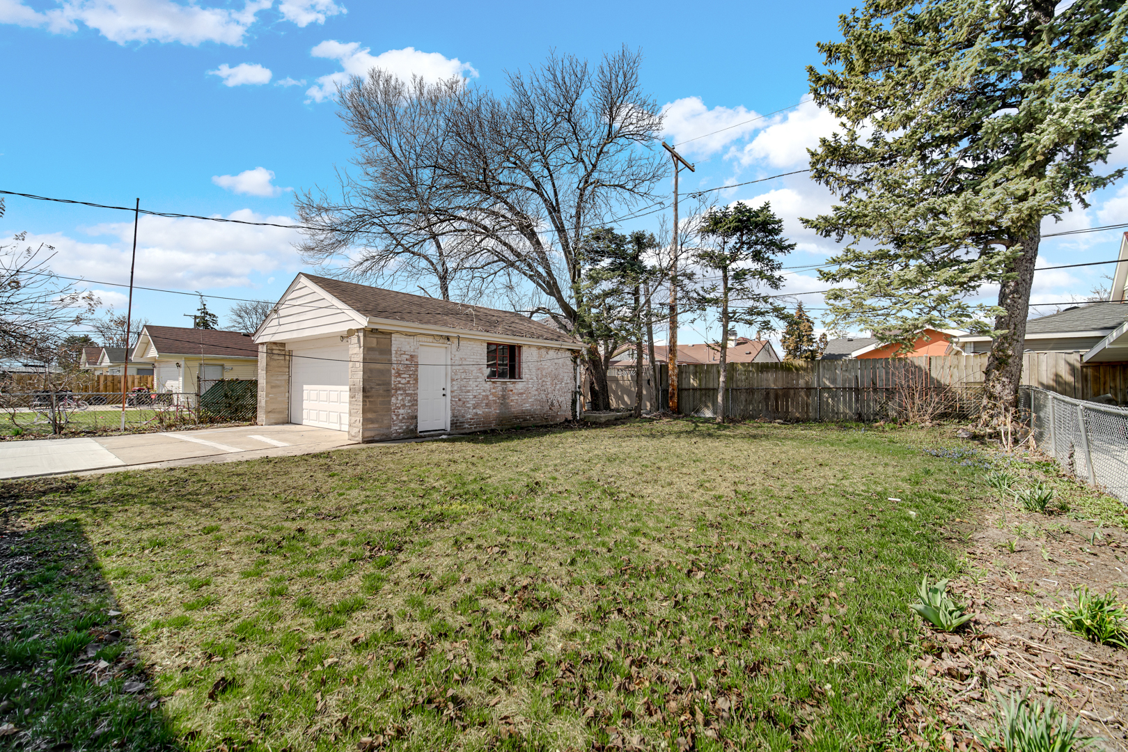 942 W Villa Drive