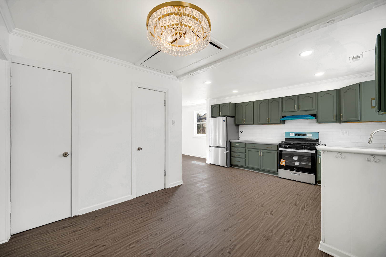 942 W Villa Drive