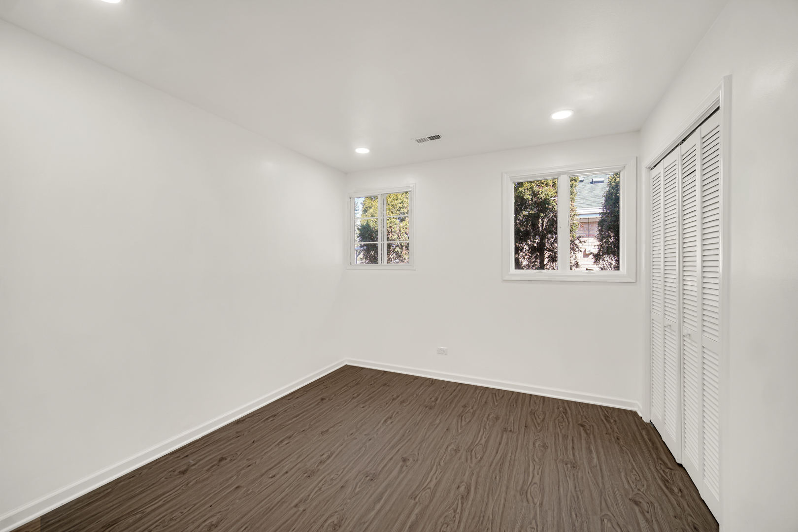 942 W Villa Drive