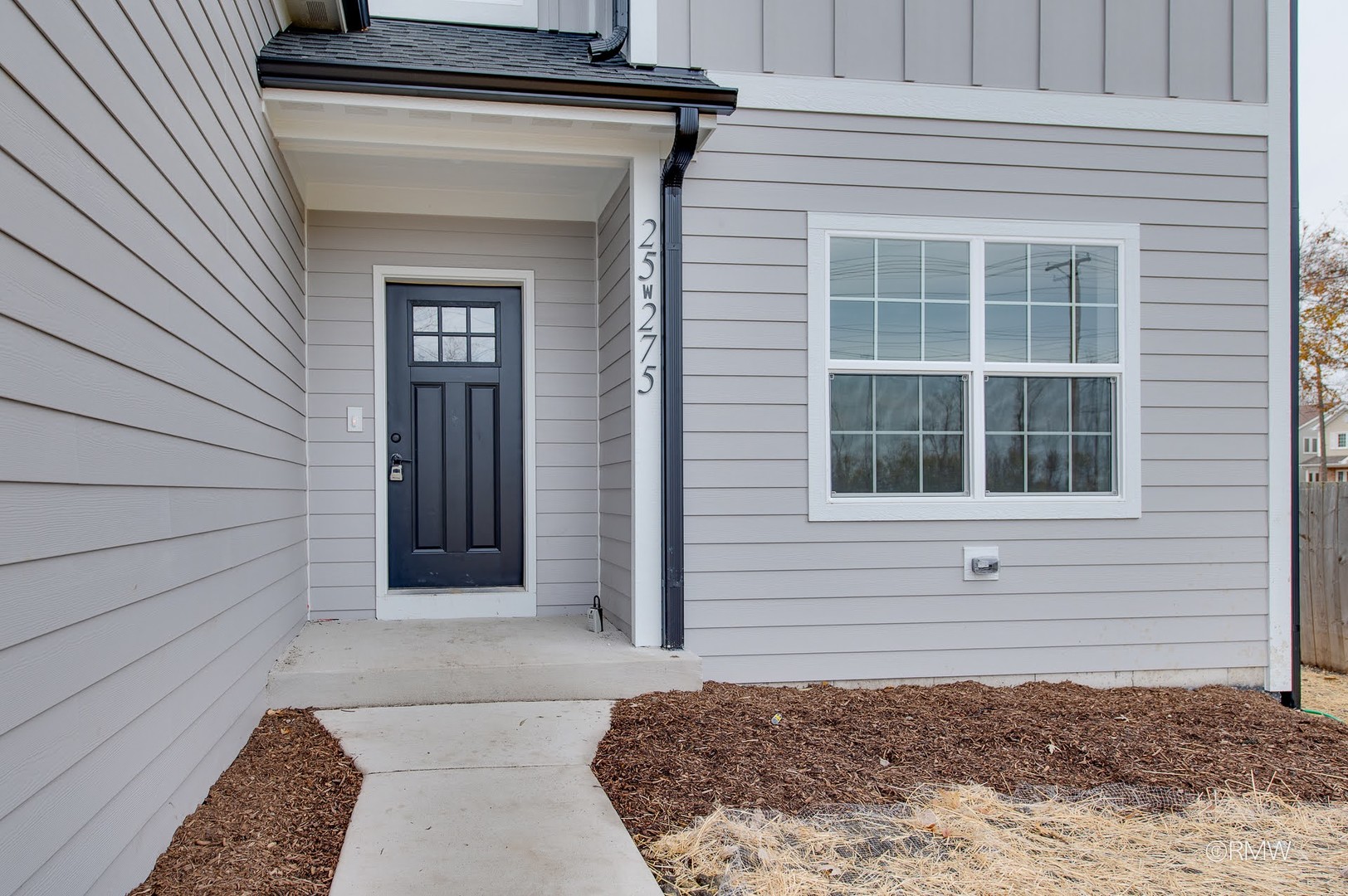 25W275 Doris Avenue