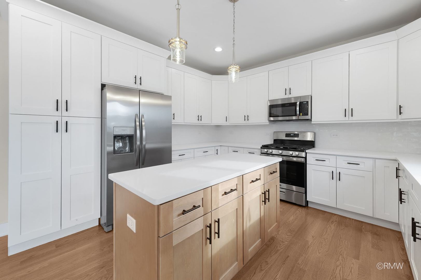 25W275 Doris Avenue