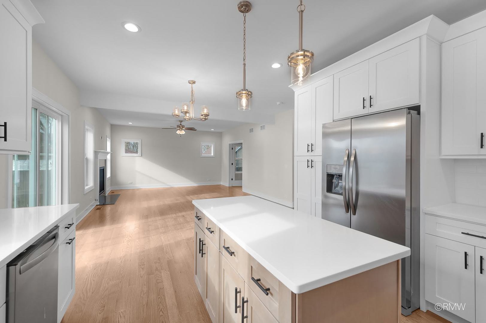 25W275 Doris Avenue