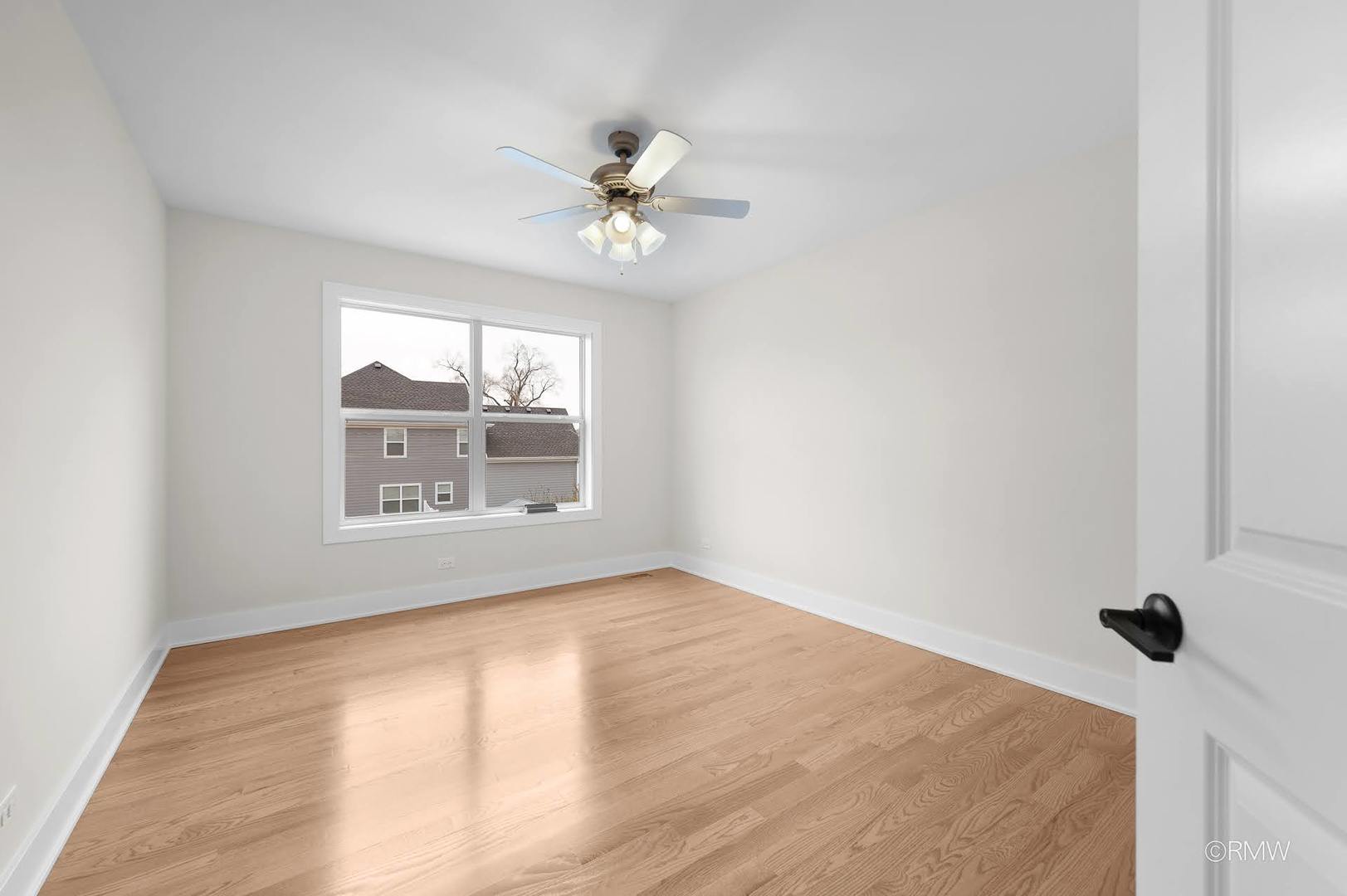 25W275 Doris Avenue
