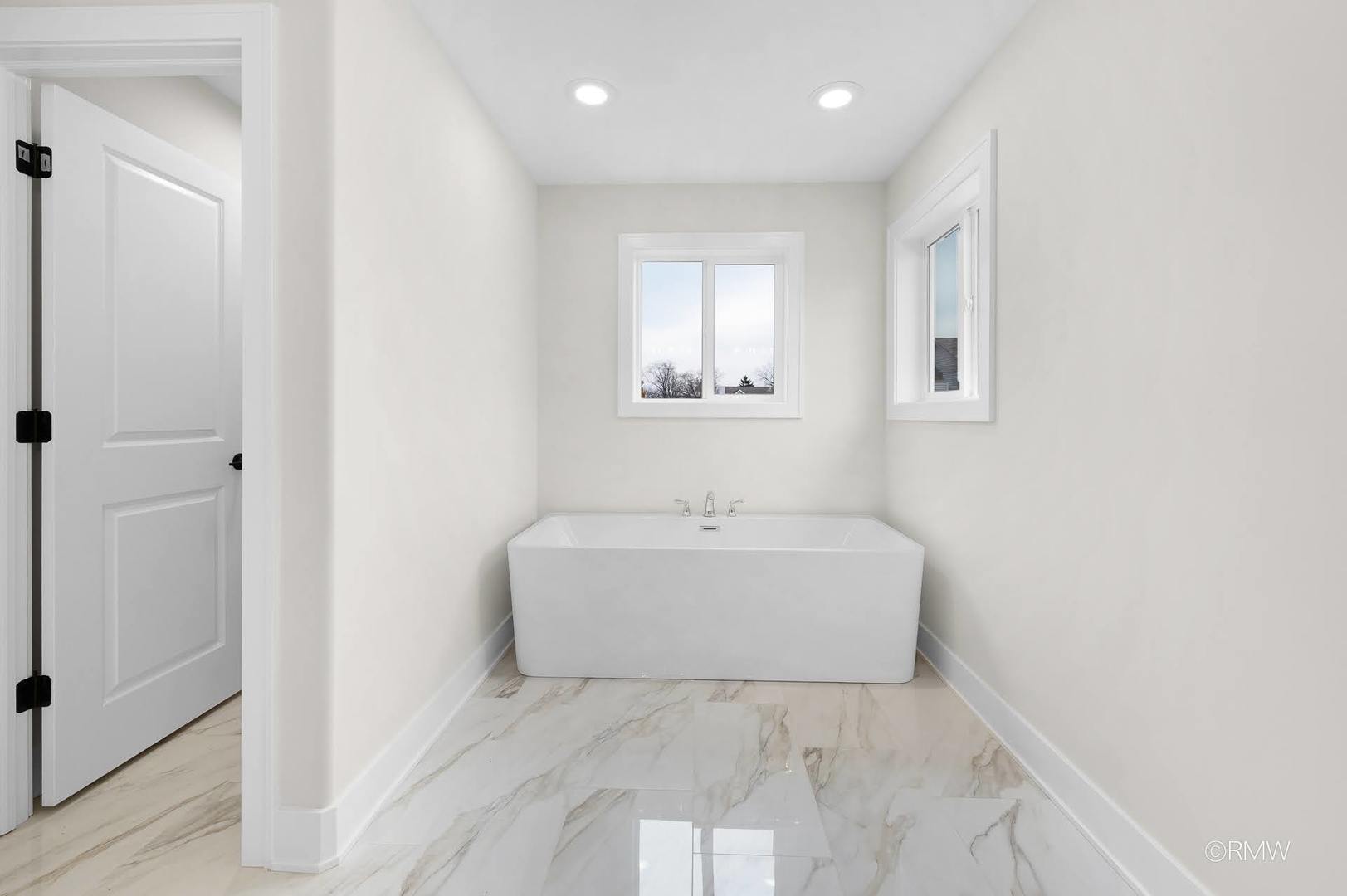 25W275 Doris Avenue