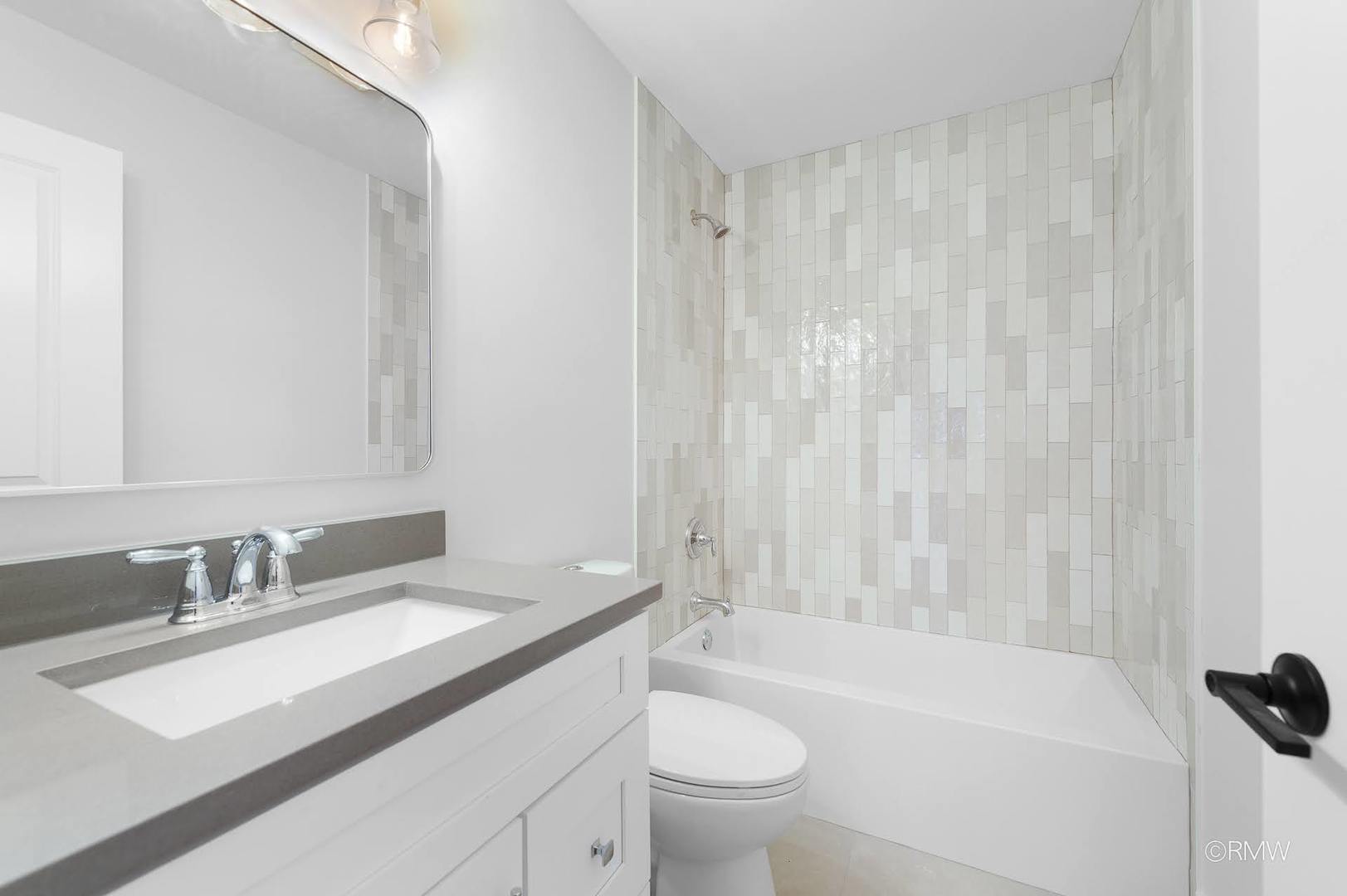 25W275 Doris Avenue