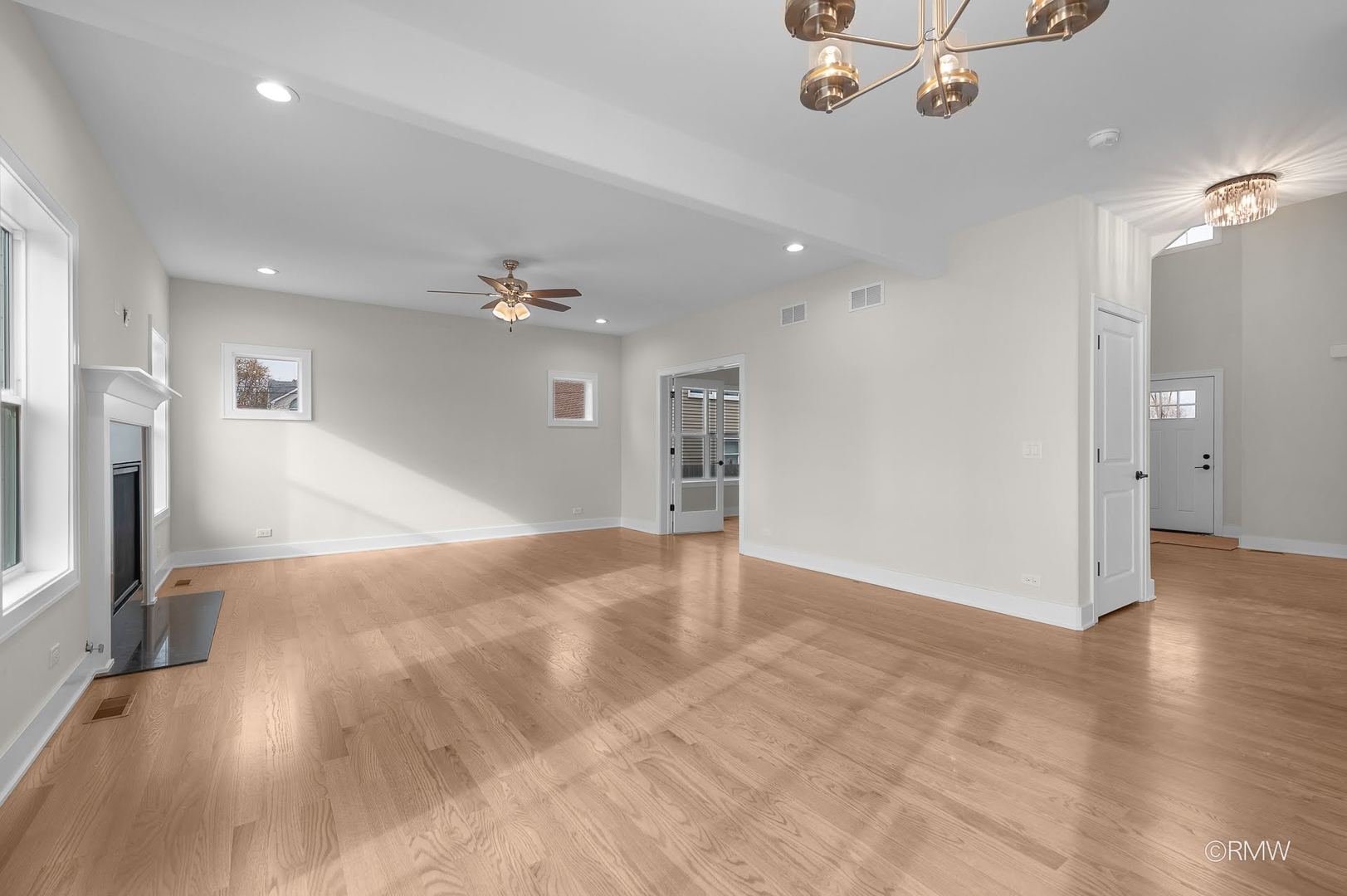 25W275 Doris Avenue