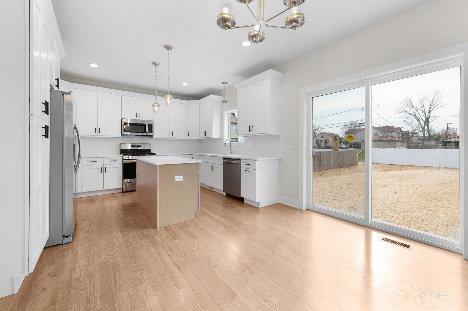 25W275 Doris Avenue