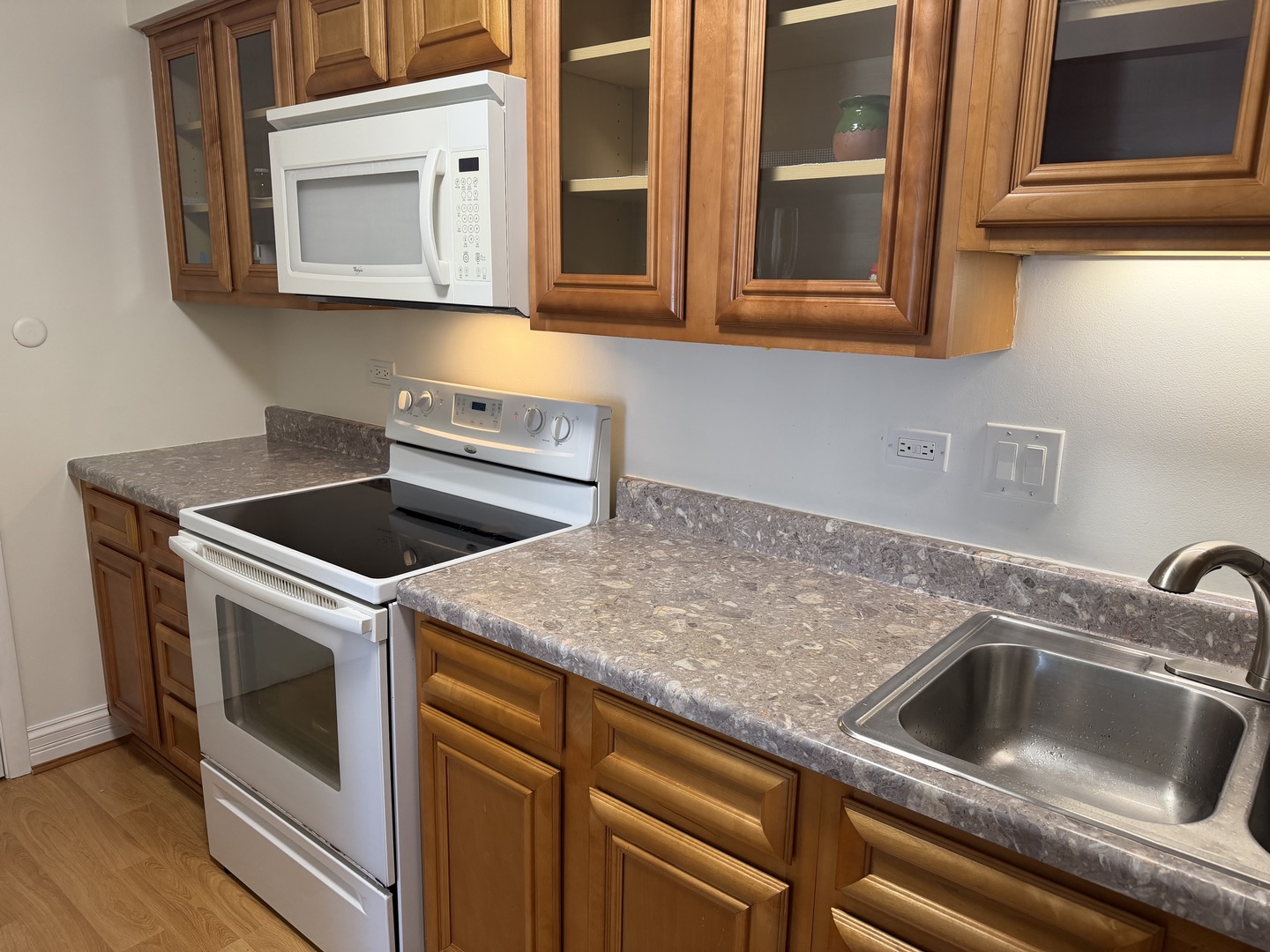 703 W Central Road Unit: 1C8