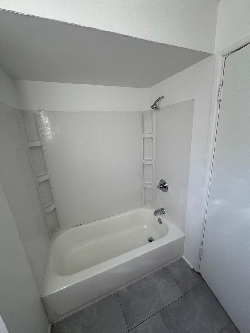 39 W 83rd Street
