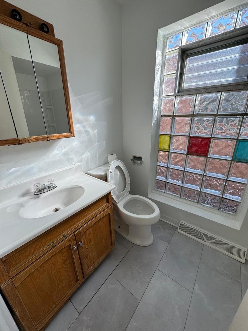 39 W 83rd Street