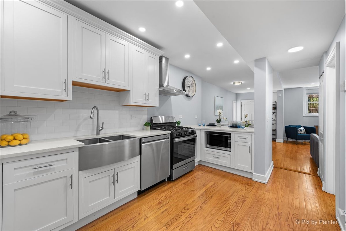 1969 N Lincoln Avenue Unit: 1