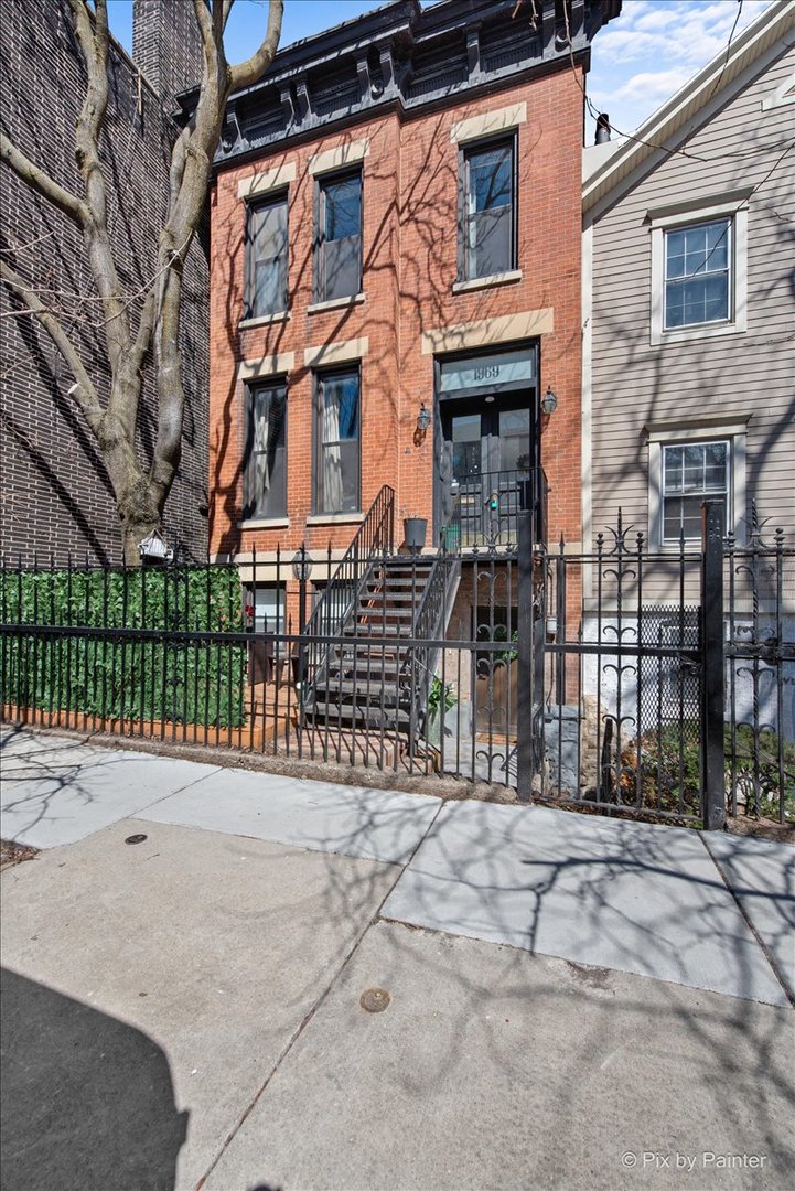 1969 N Lincoln Avenue Unit: 1