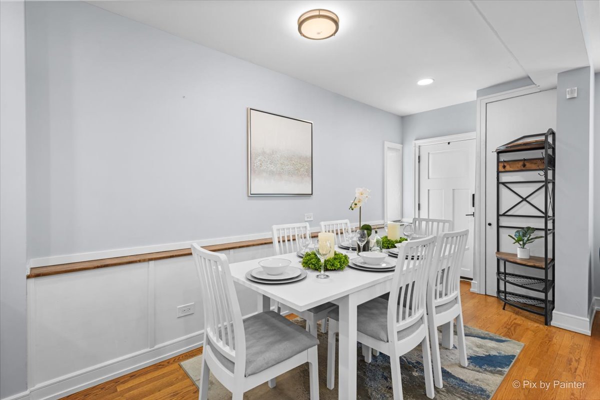 1969 N Lincoln Avenue Unit: 1