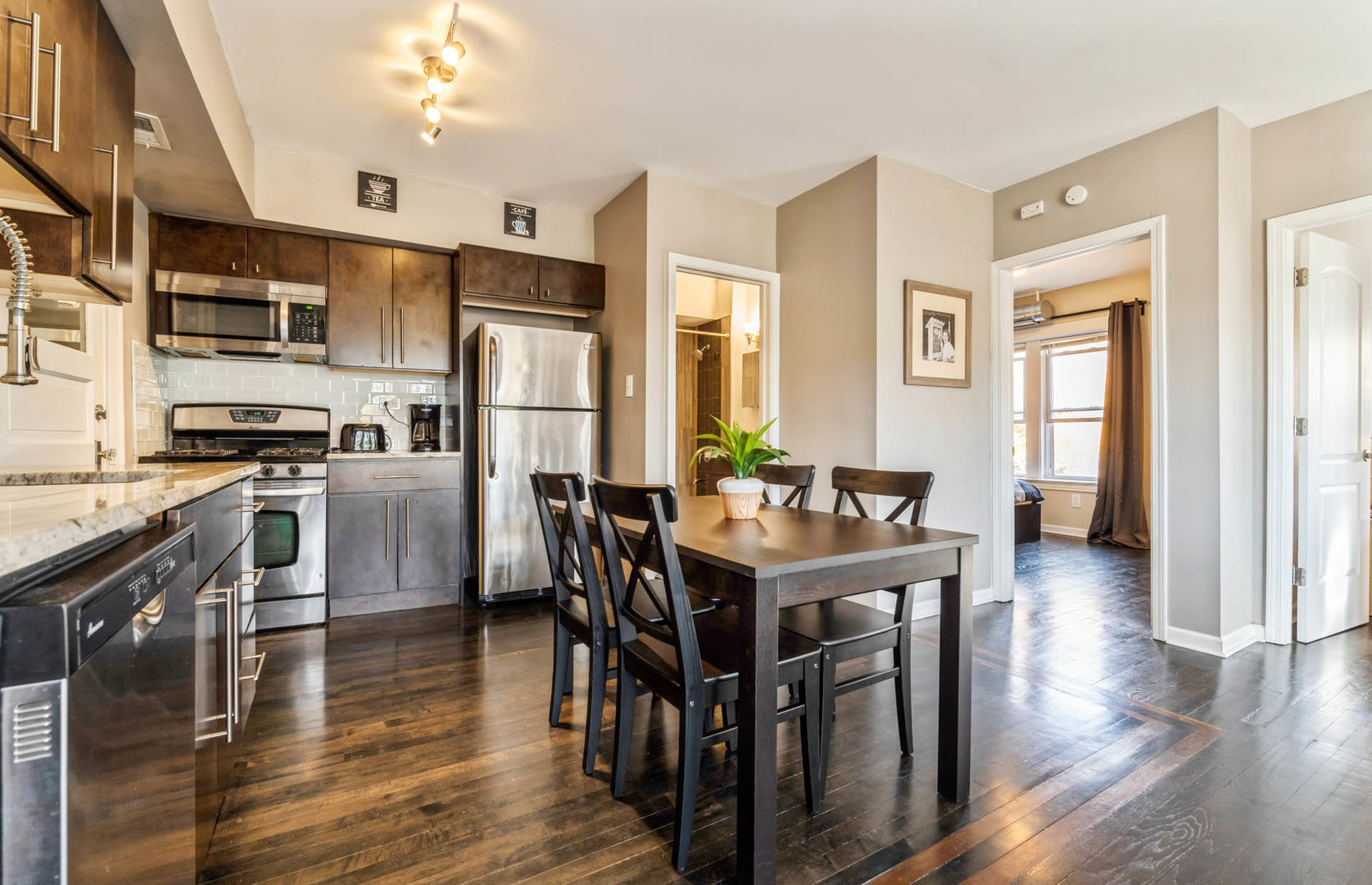 4136 W Palmer Street