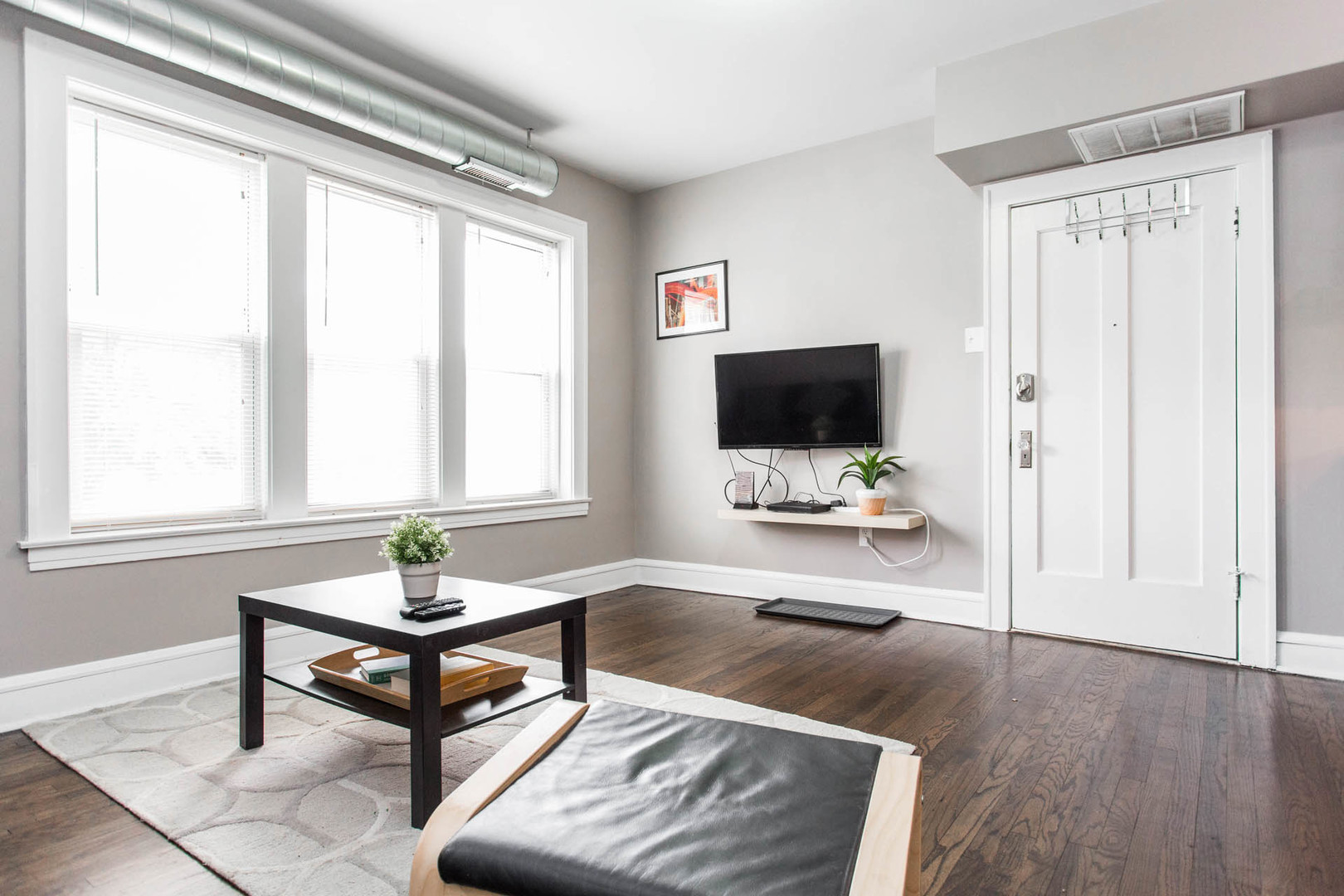 4136 W Palmer Street