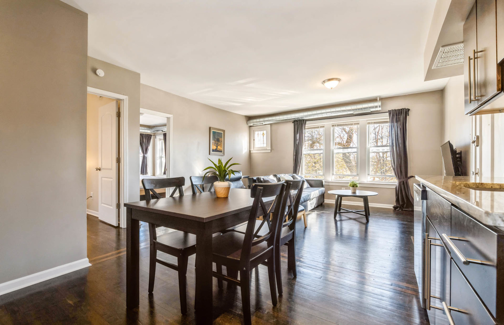 4136 W Palmer Street