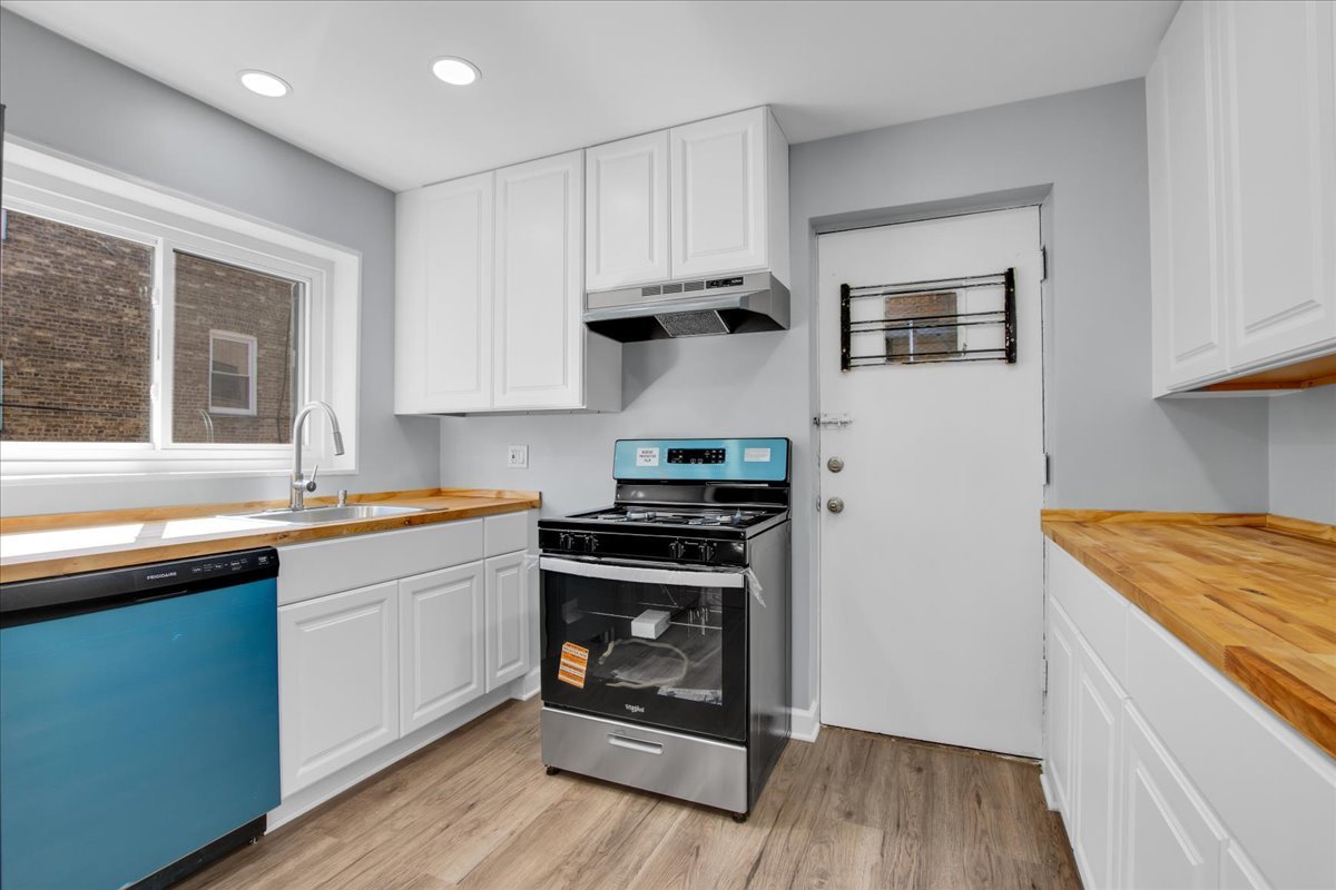 7351 N Ridge Boulevard Unit: 1A