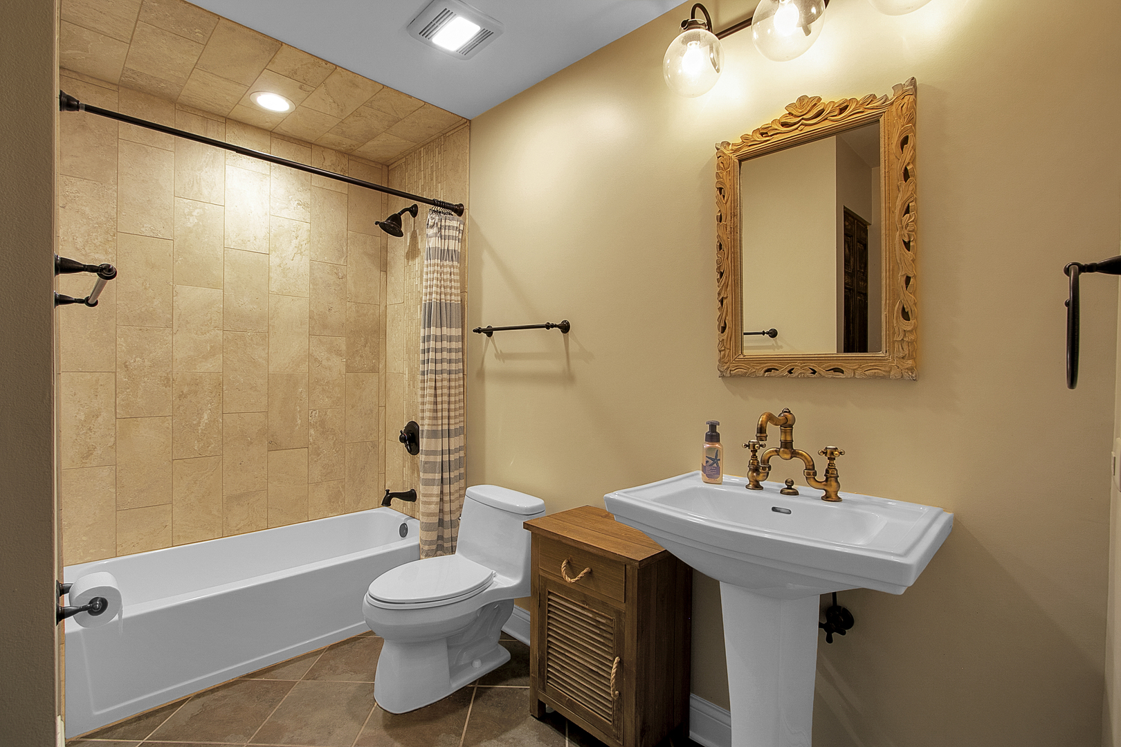 1002 Castilian Court Unit: 302