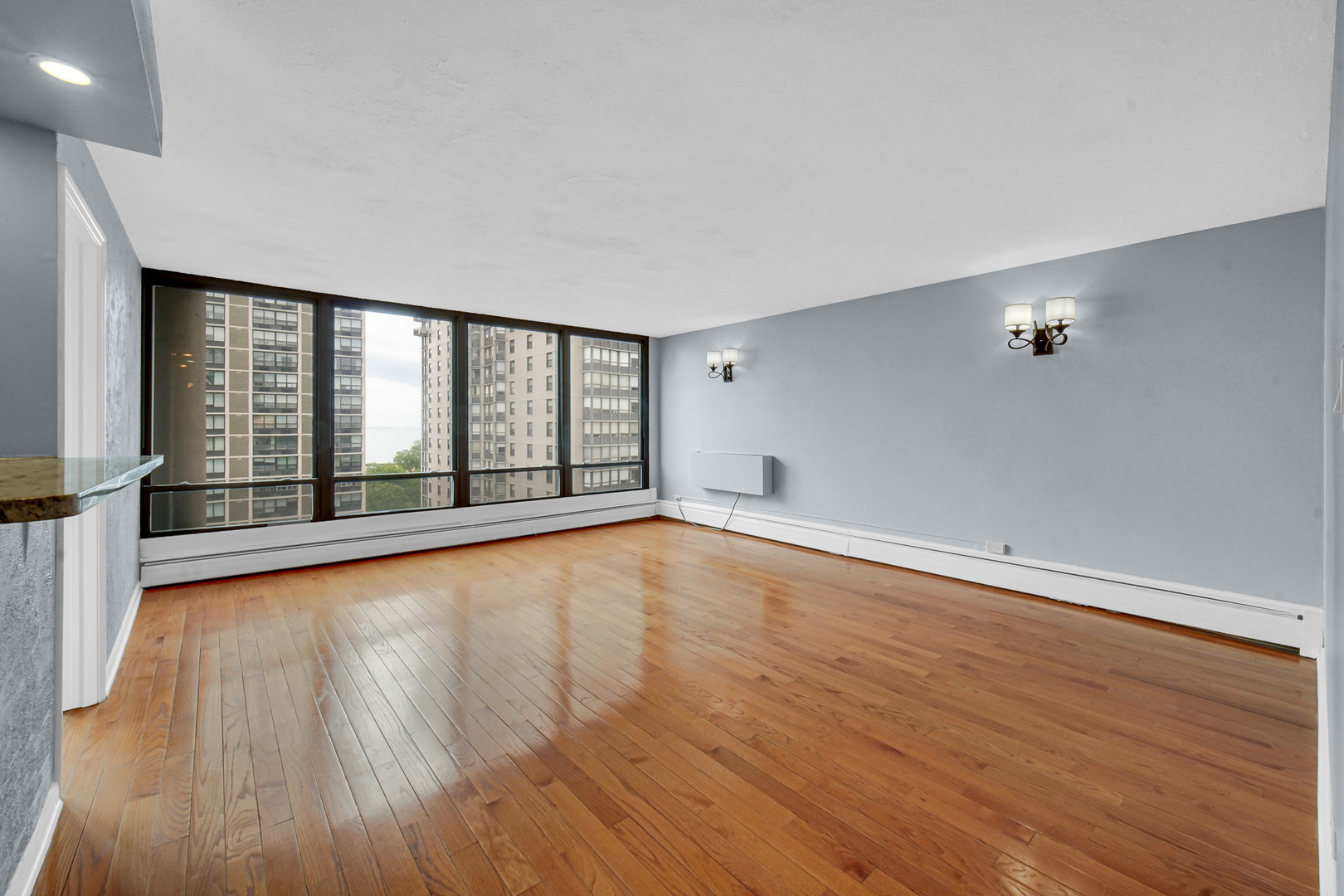 5740 N Sheridan Road Unit: 11A