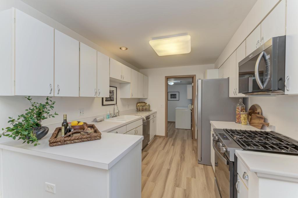 1034 Huntington Drive Unit: 1034