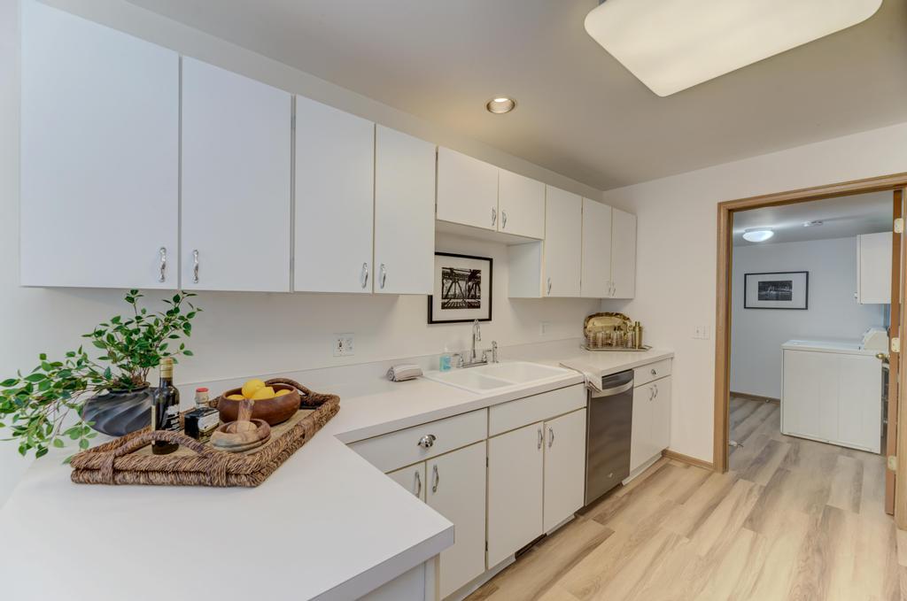 1034 Huntington Drive Unit: 1034